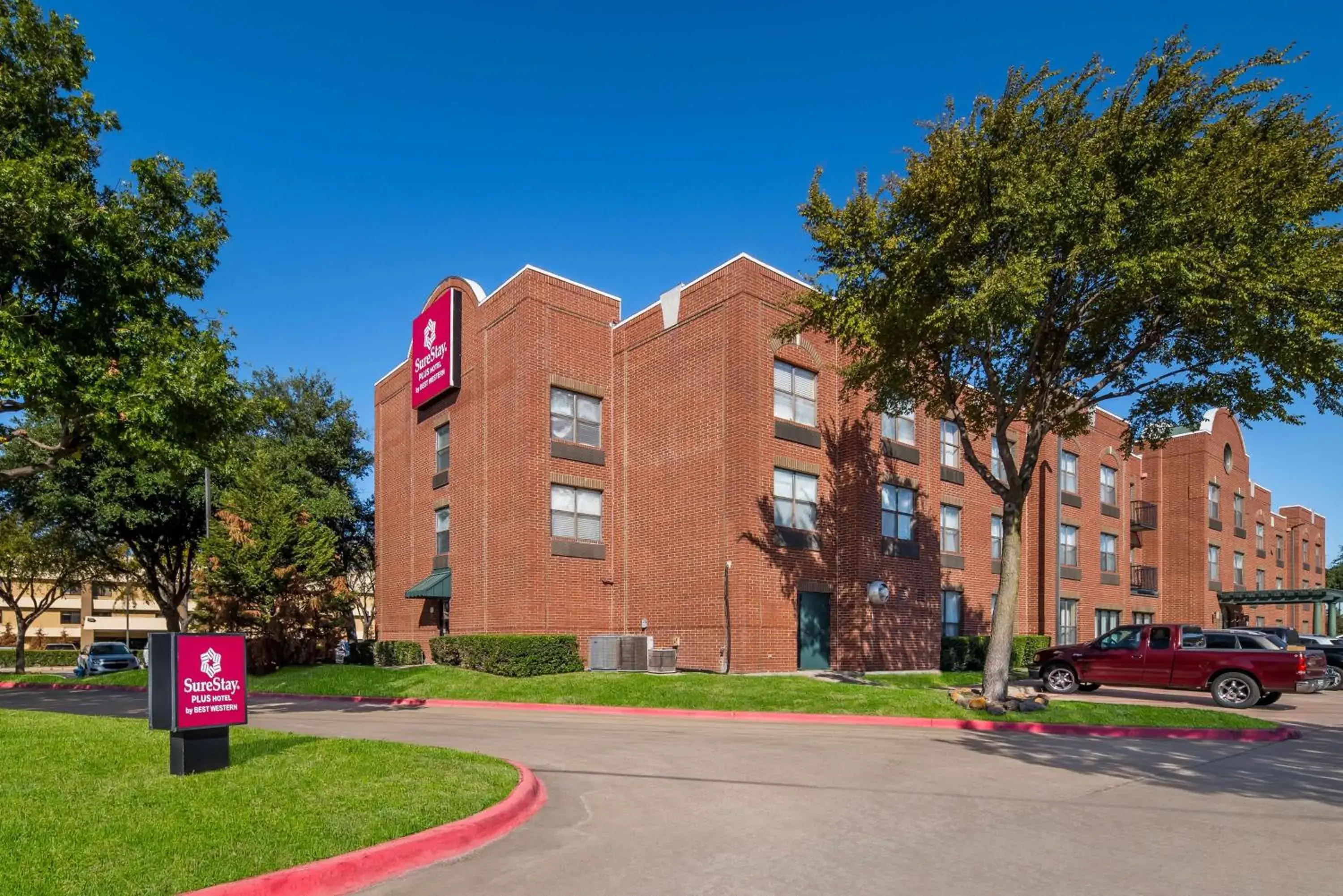 Property building in SureStay Plus Hotel by Best Western Plano Property building in SureStay Plus Hotel by Best Western Plano