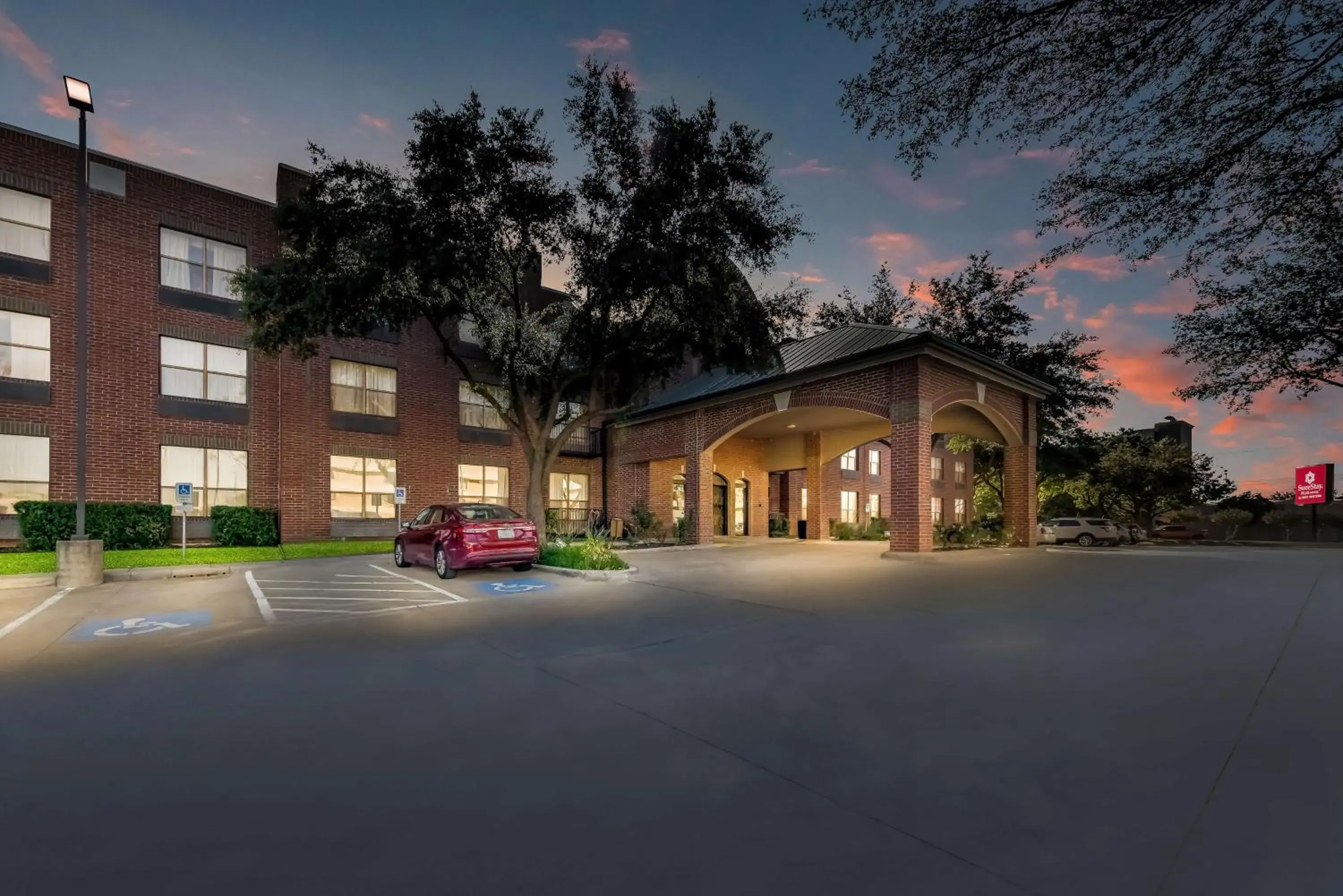 Property building in SureStay Plus Hotel by Best Western Plano Property building in SureStay Plus Hotel by Best Western Plano