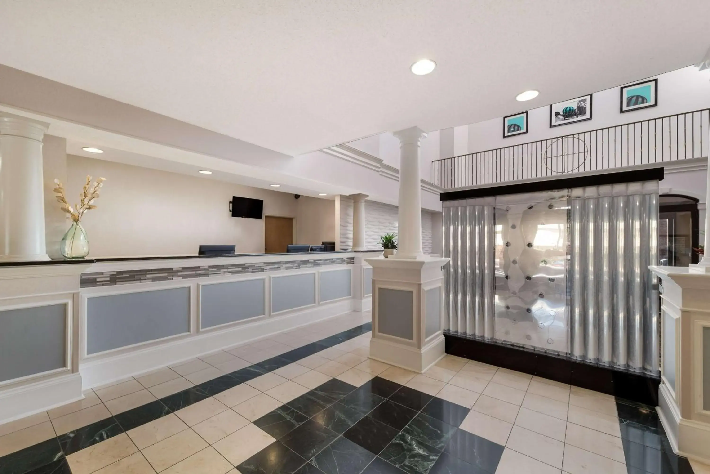 Lobby or reception in SureStay Plus Hotel by Best Western Plano Lobby or reception in SureStay Plus Hotel by Best Western Plano