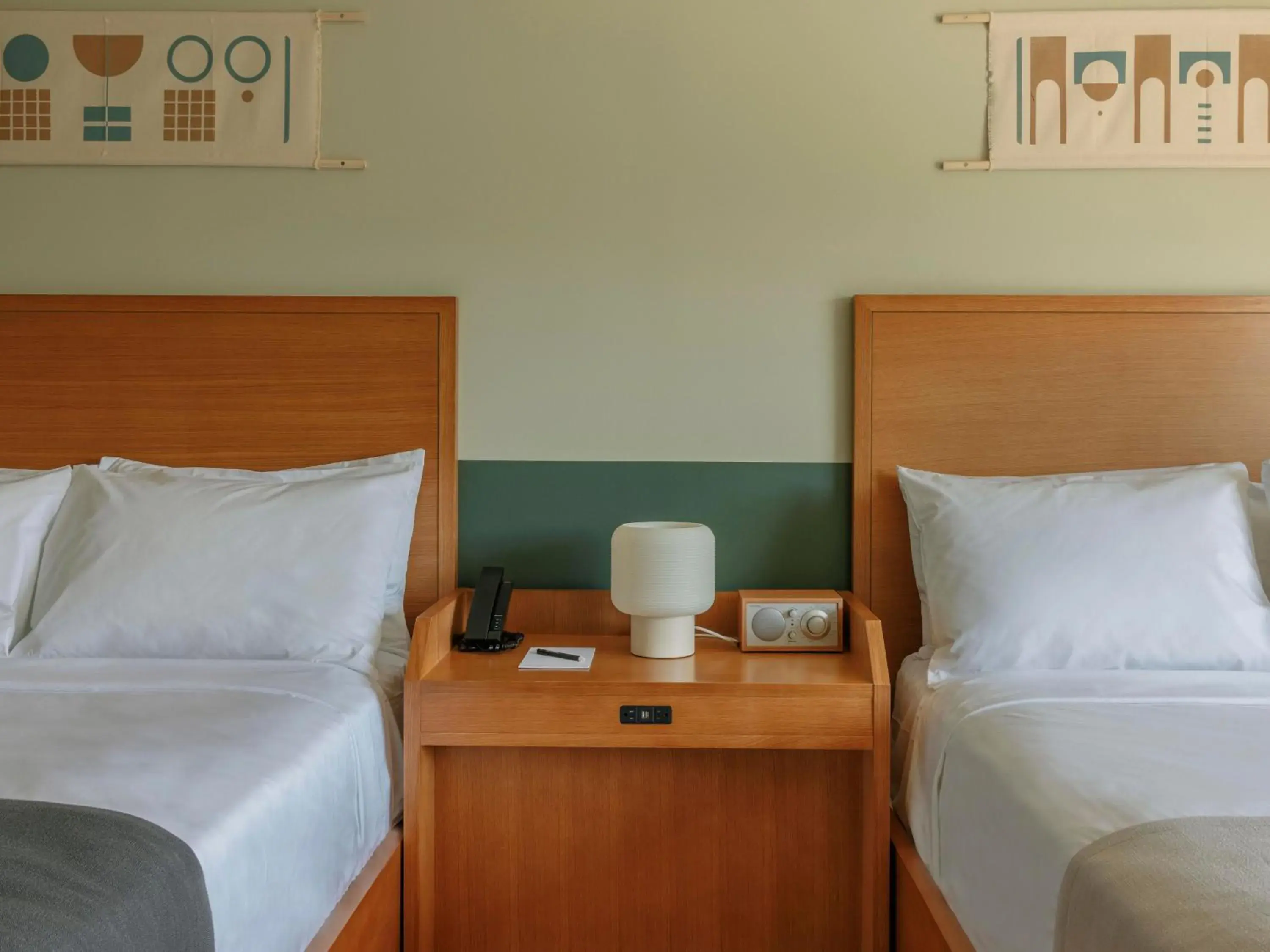 Deluxe Queen Room in Trailborn Rocky Mountains Outpost Deluxe Queen Room in Trailborn Rocky Mountains Outpost