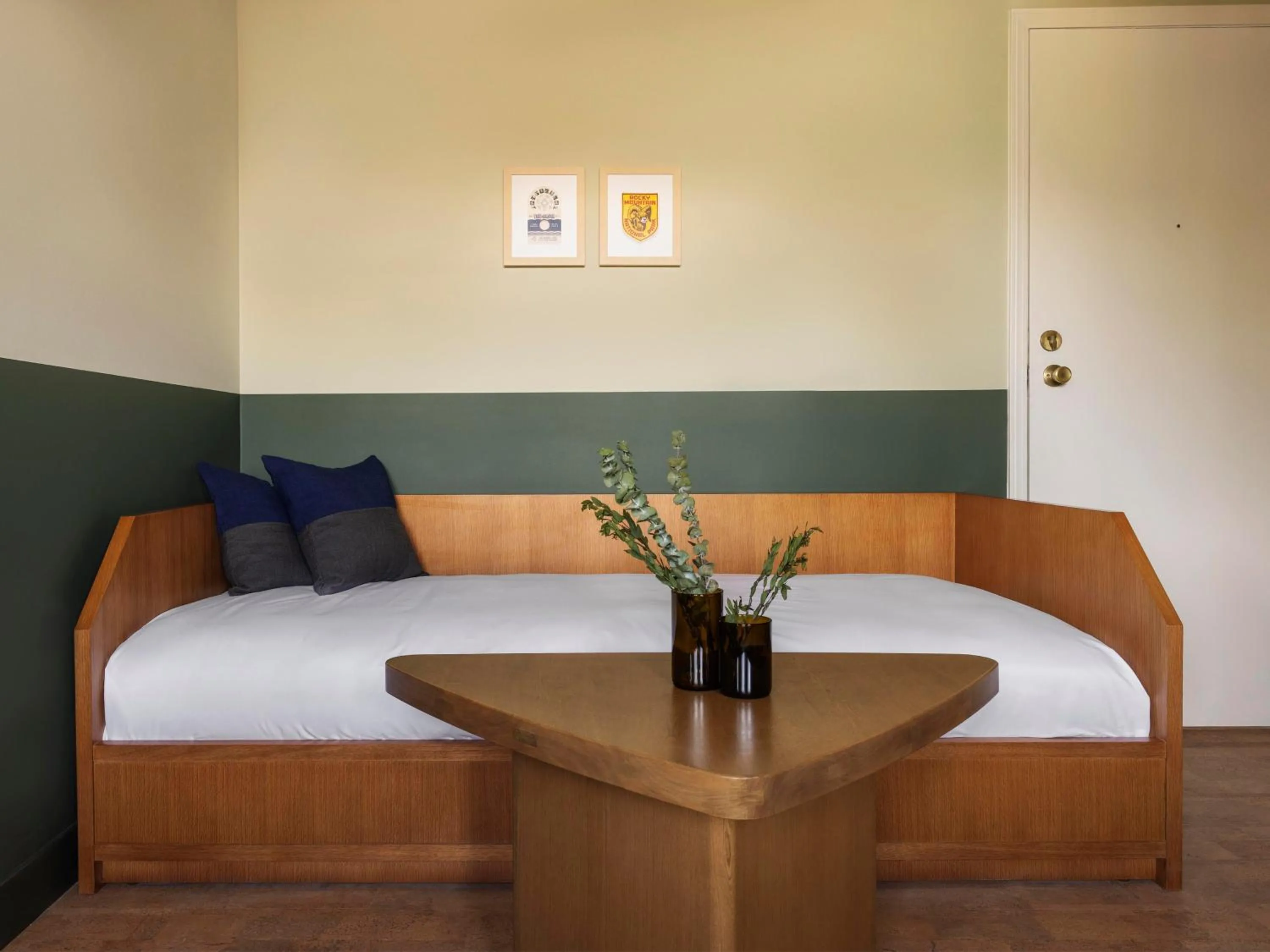 Bed in Trailborn Rocky Mountains Outpost