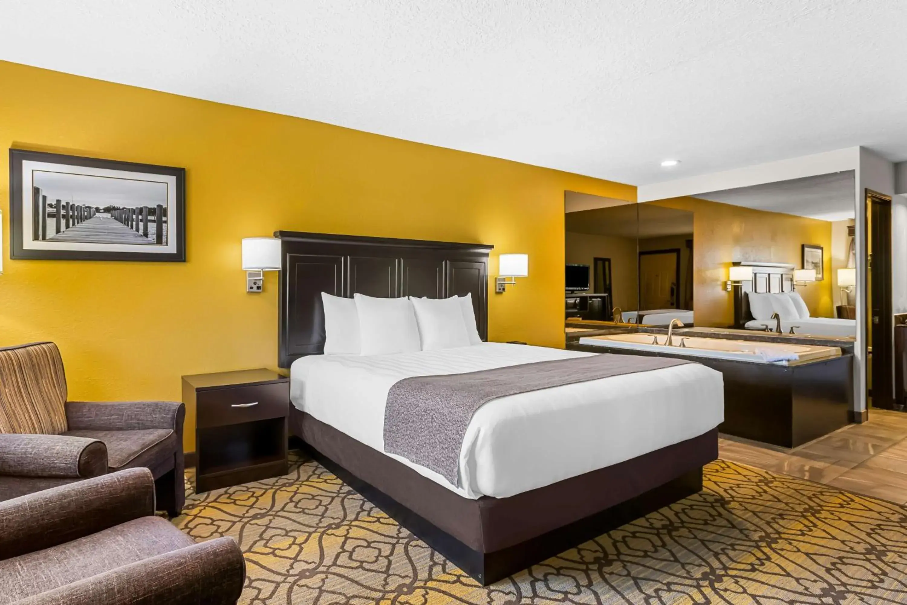 Bedroom, Bed in Best Western of Harbor Springs Bedroom, Bed in Best Western of Harbor Springs