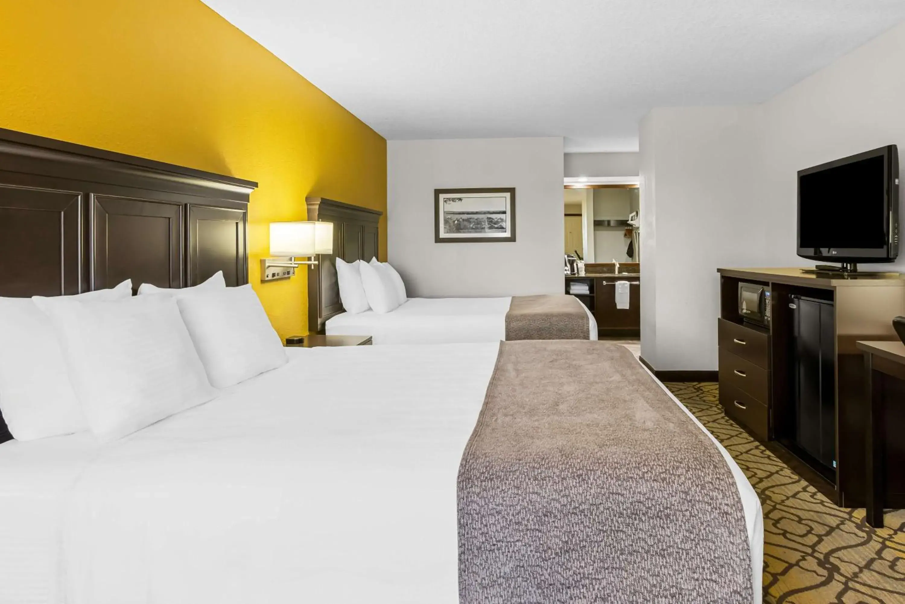 Bedroom, Bed in Best Western of Harbor Springs Bedroom, Bed in Best Western of Harbor Springs