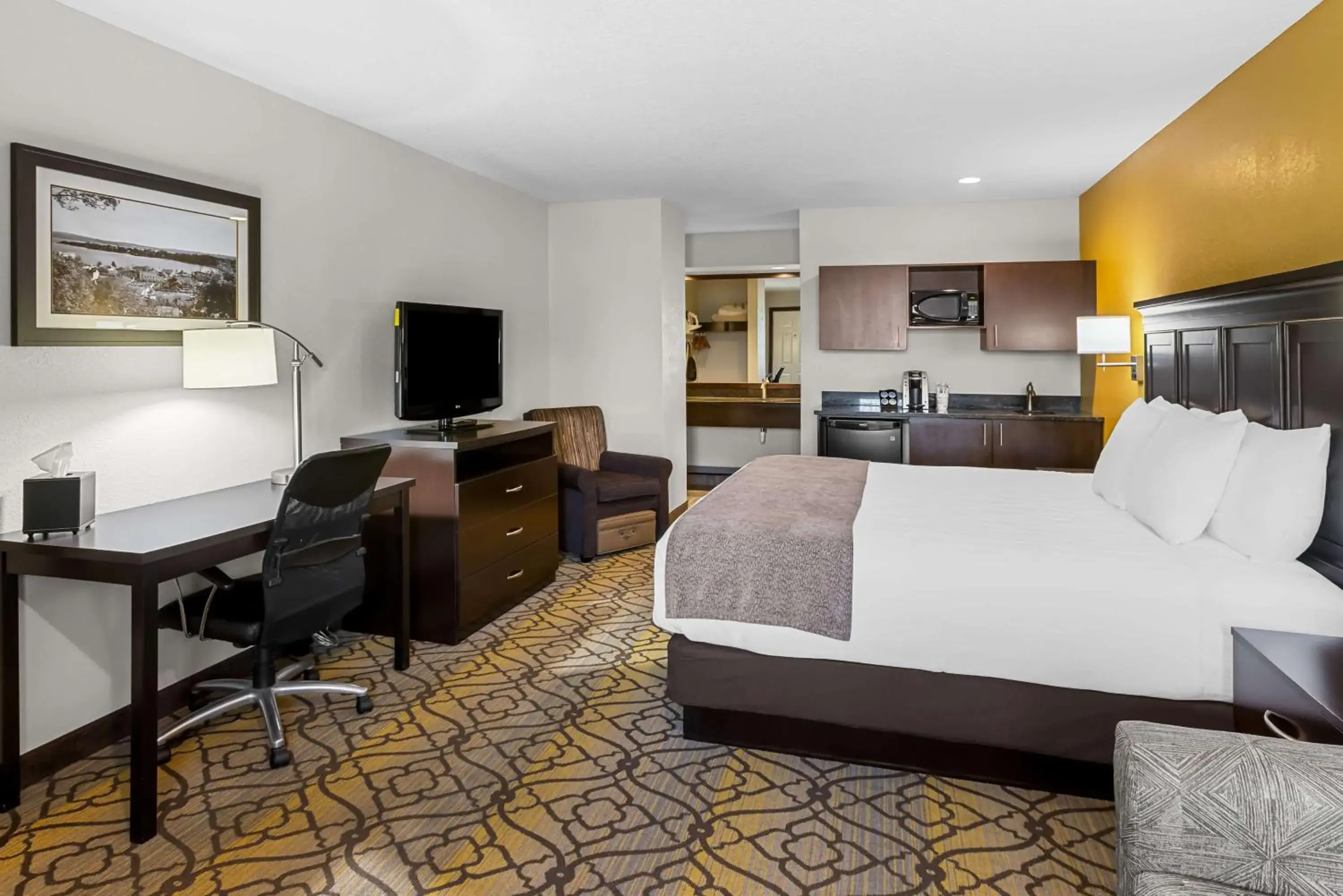 Bedroom, Bed in Best Western of Harbor Springs Bedroom, Bed in Best Western of Harbor Springs