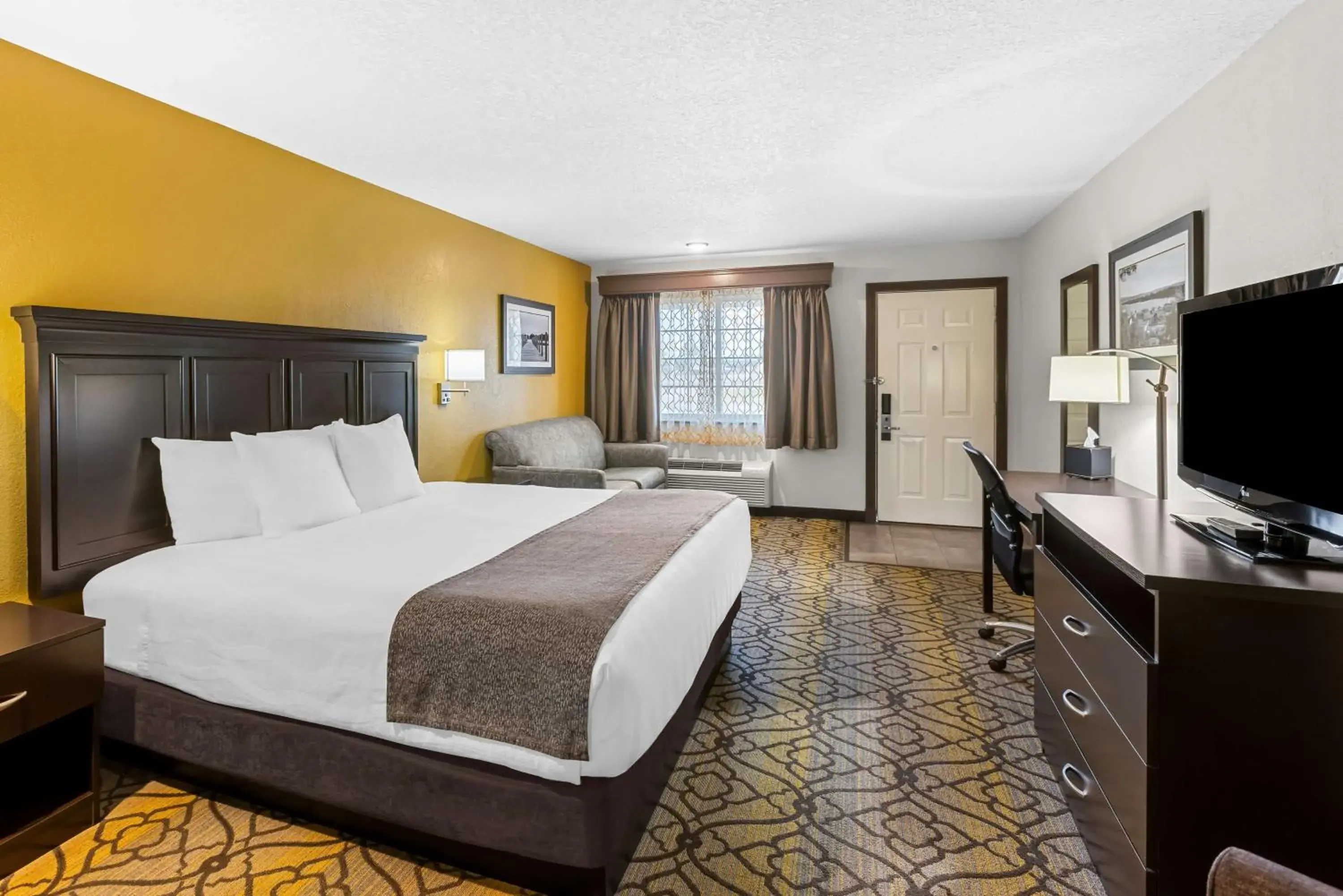 Bedroom, Bed in Best Western of Harbor Springs Bedroom, Bed in Best Western of Harbor Springs