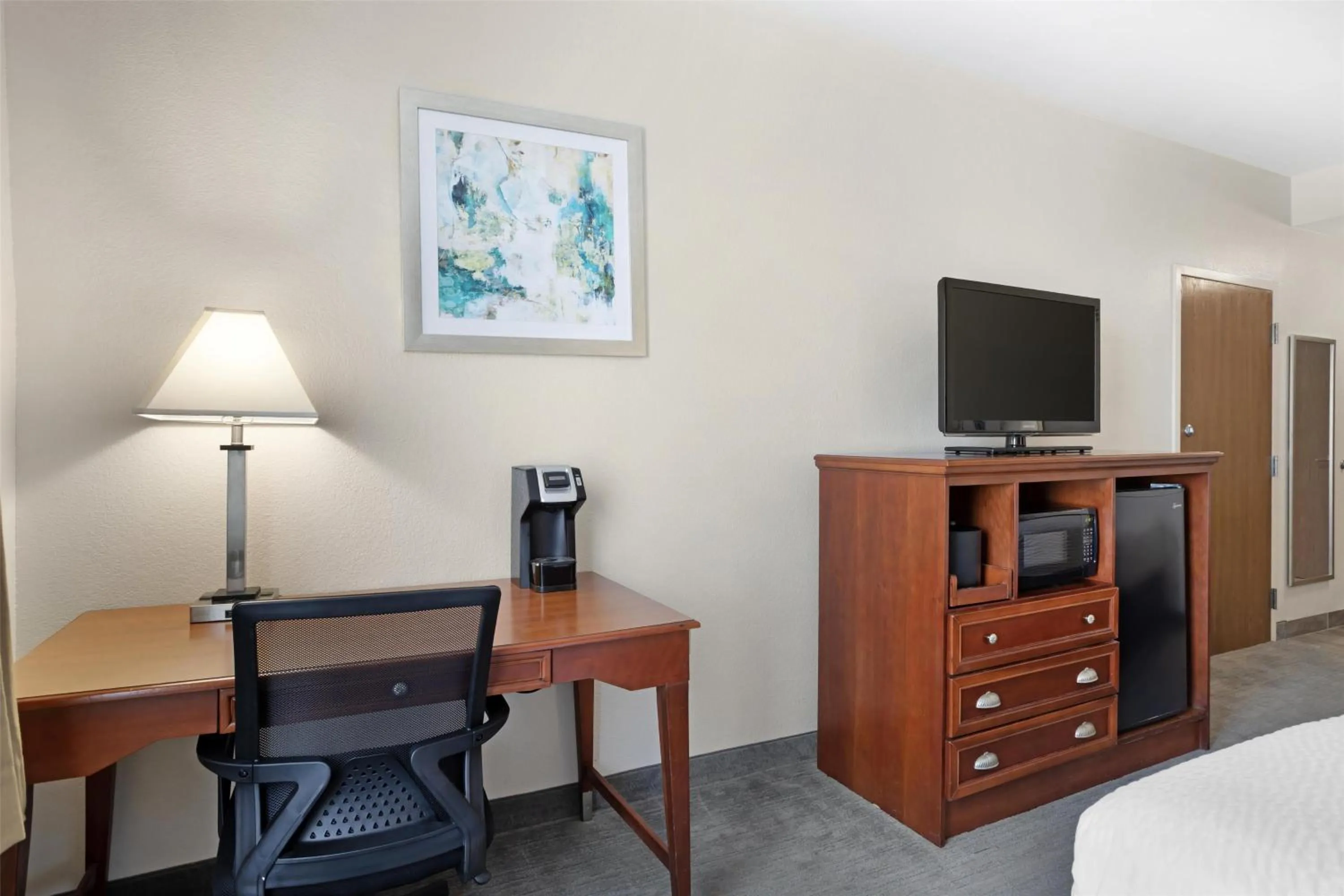 Bedroom, Bed in Best Western Plus Executive Hotel & Suites