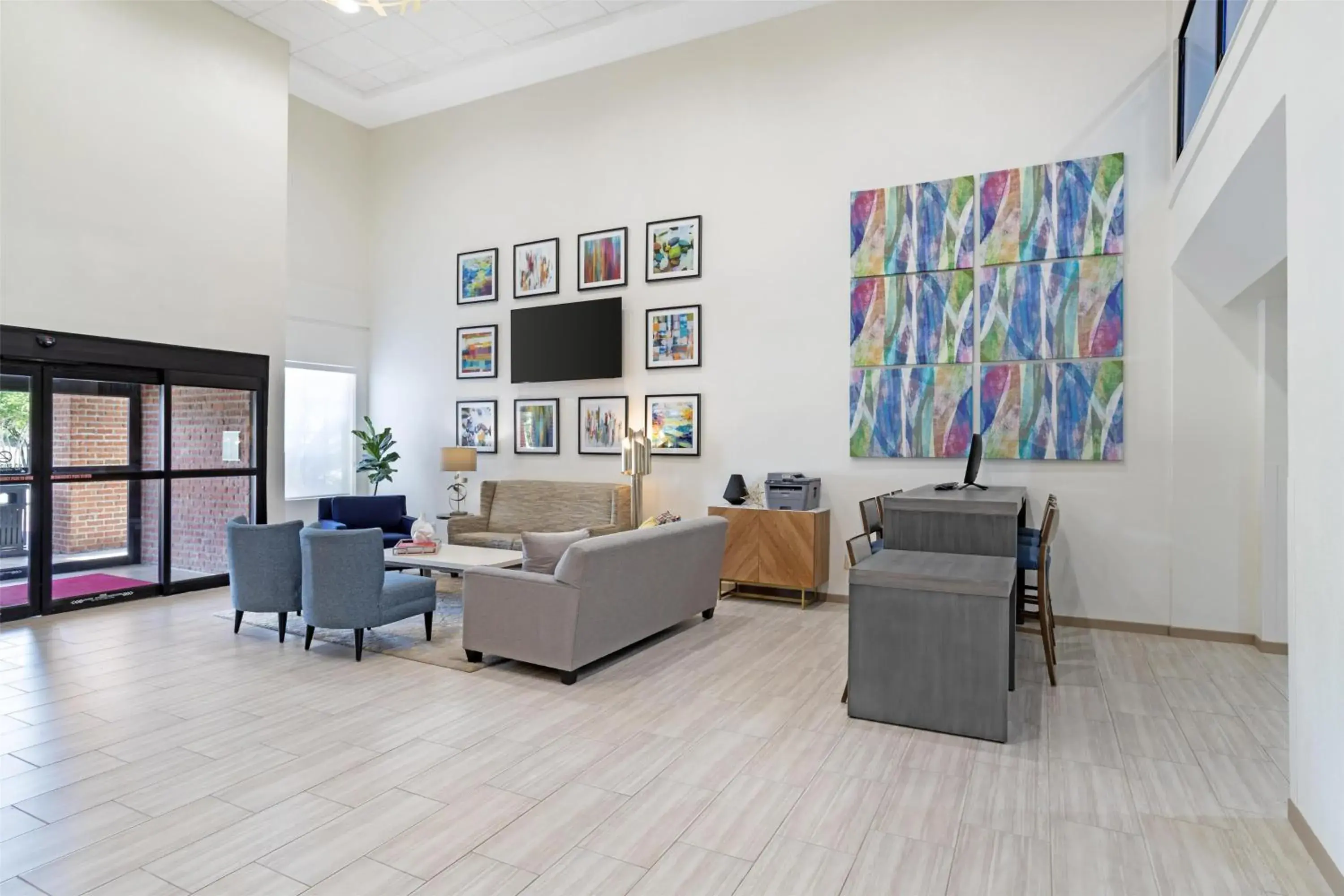 Lobby or reception in Best Western Plus Executive Hotel & Suites Lobby or reception in Best Western Plus Executive Hotel & Suites