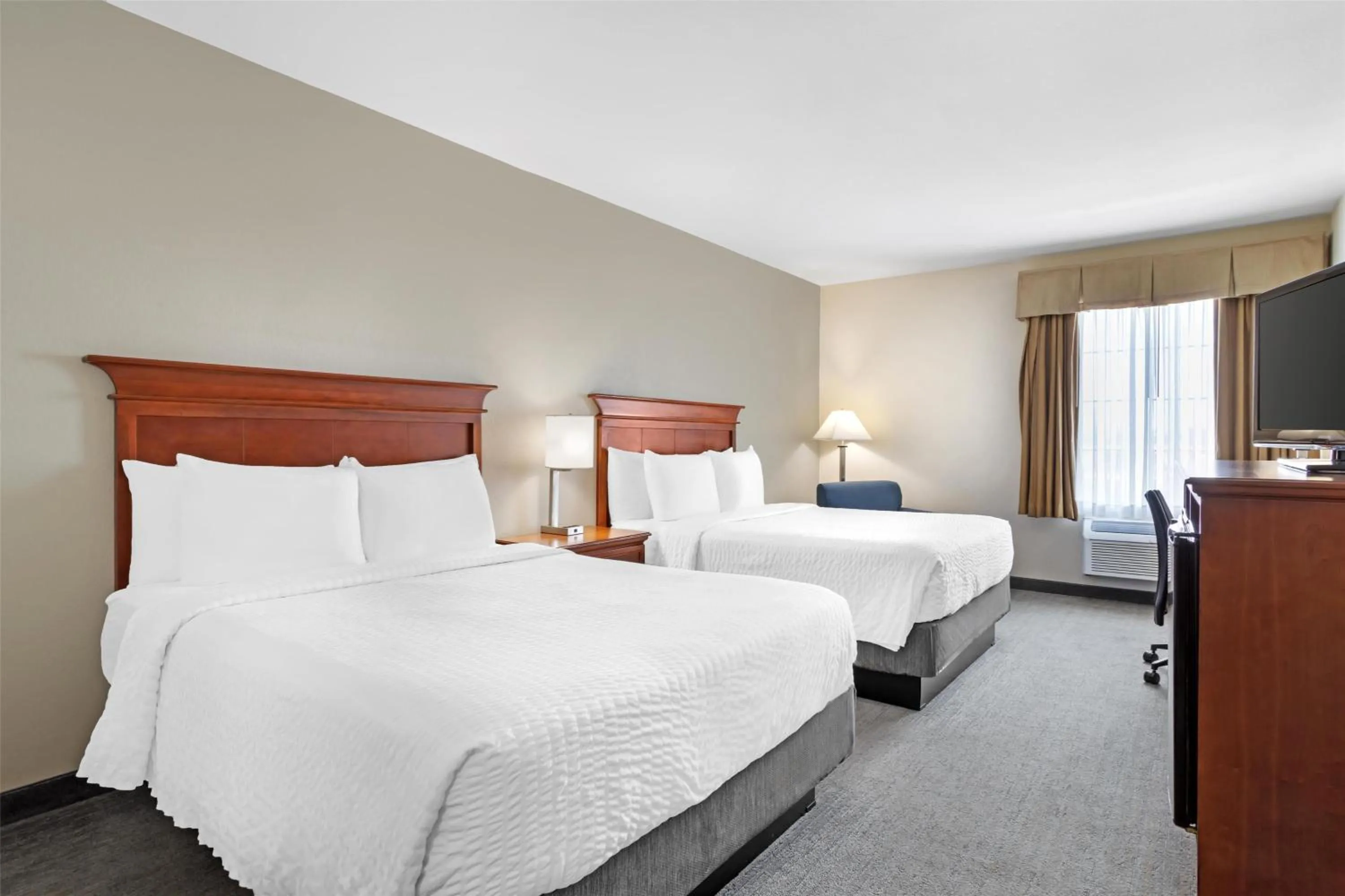 Bedroom, Bed in Best Western Plus Executive Hotel & Suites