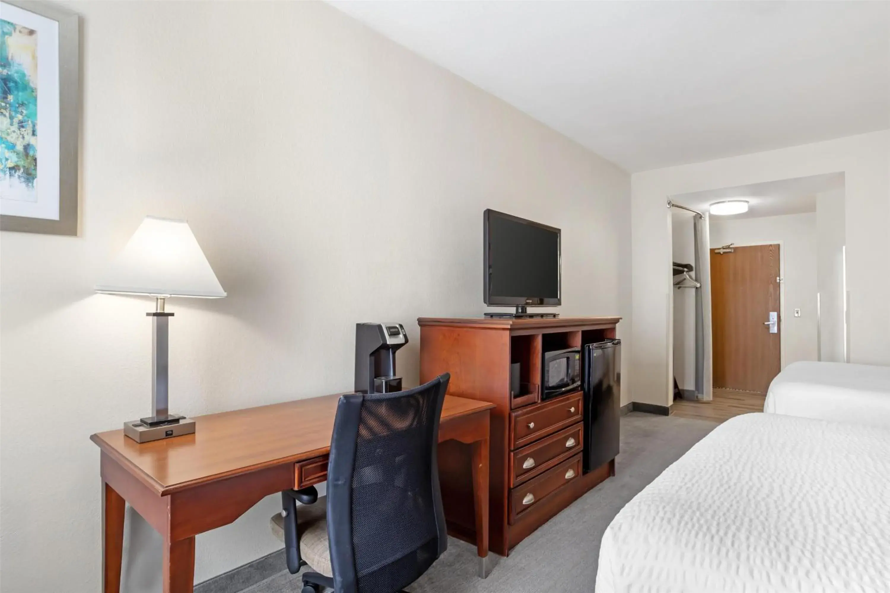 Bedroom, Bed in Best Western Plus Executive Hotel & Suites Bedroom, Bed in Best Western Plus Executive Hotel & Suites