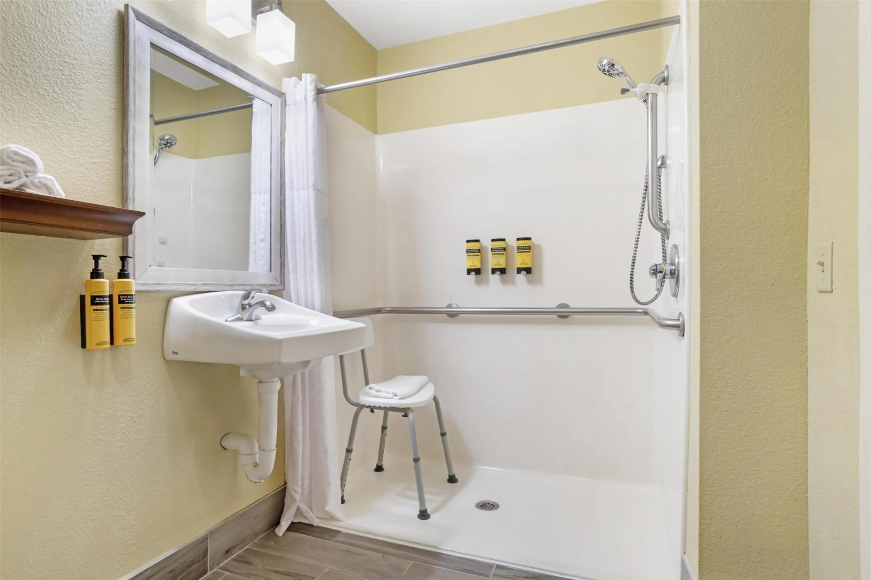 Bathroom in Best Western Plus Executive Hotel & Suites