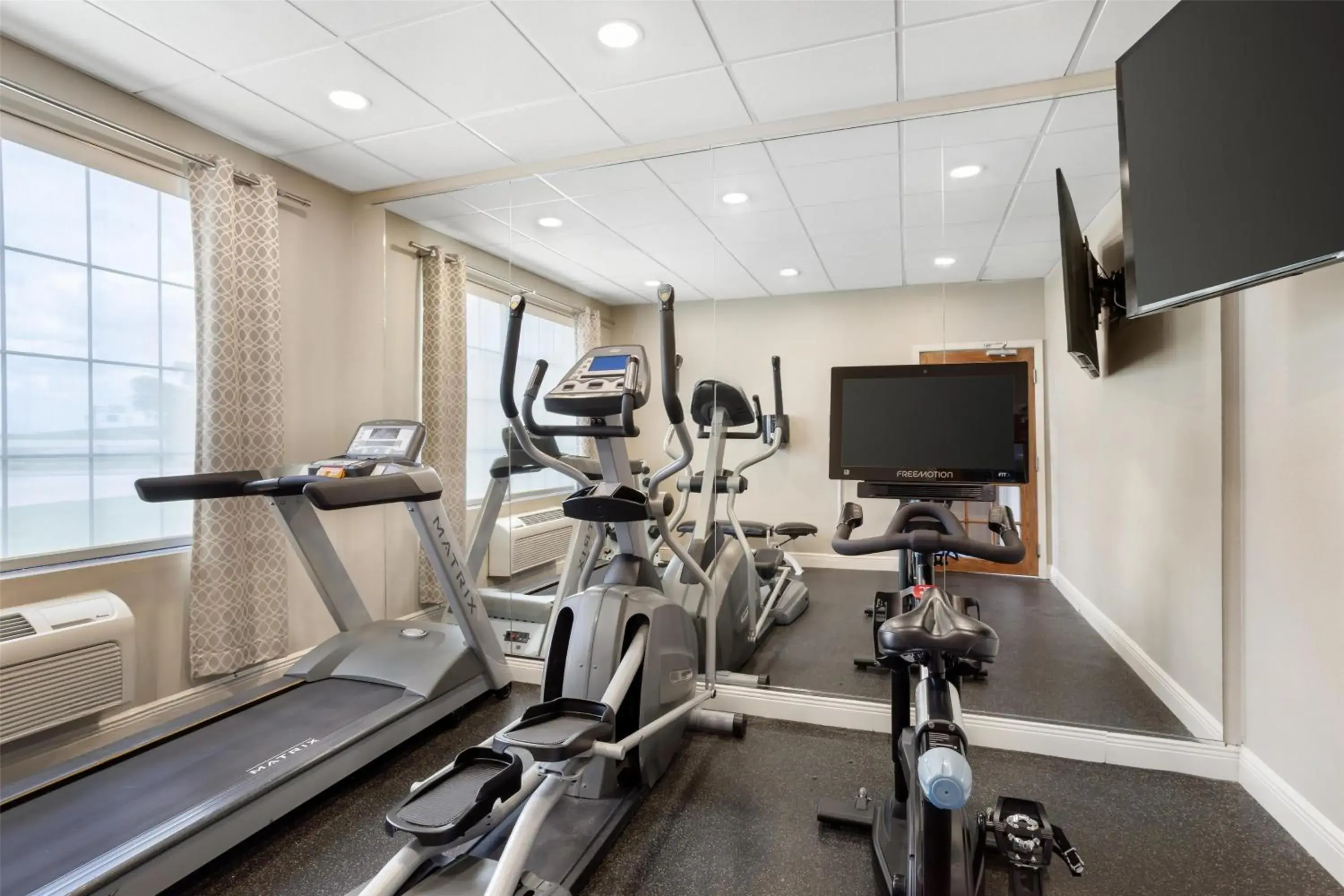 Fitness centre/facilities in Best Western Plus Executive Hotel & Suites Fitness centre/facilities in Best Western Plus Executive Hotel & Suites