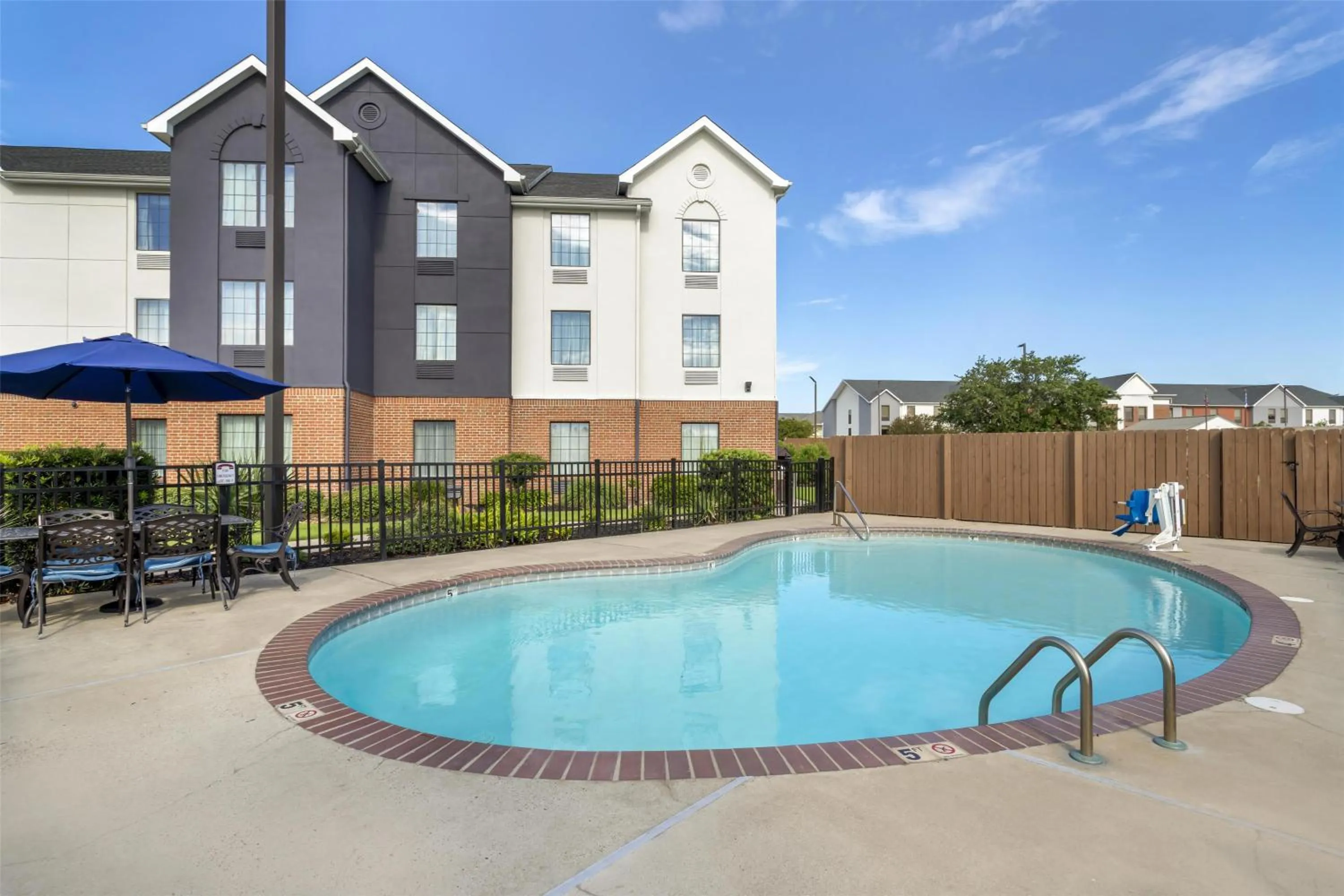Pool view in Best Western Plus Executive Hotel & Suites