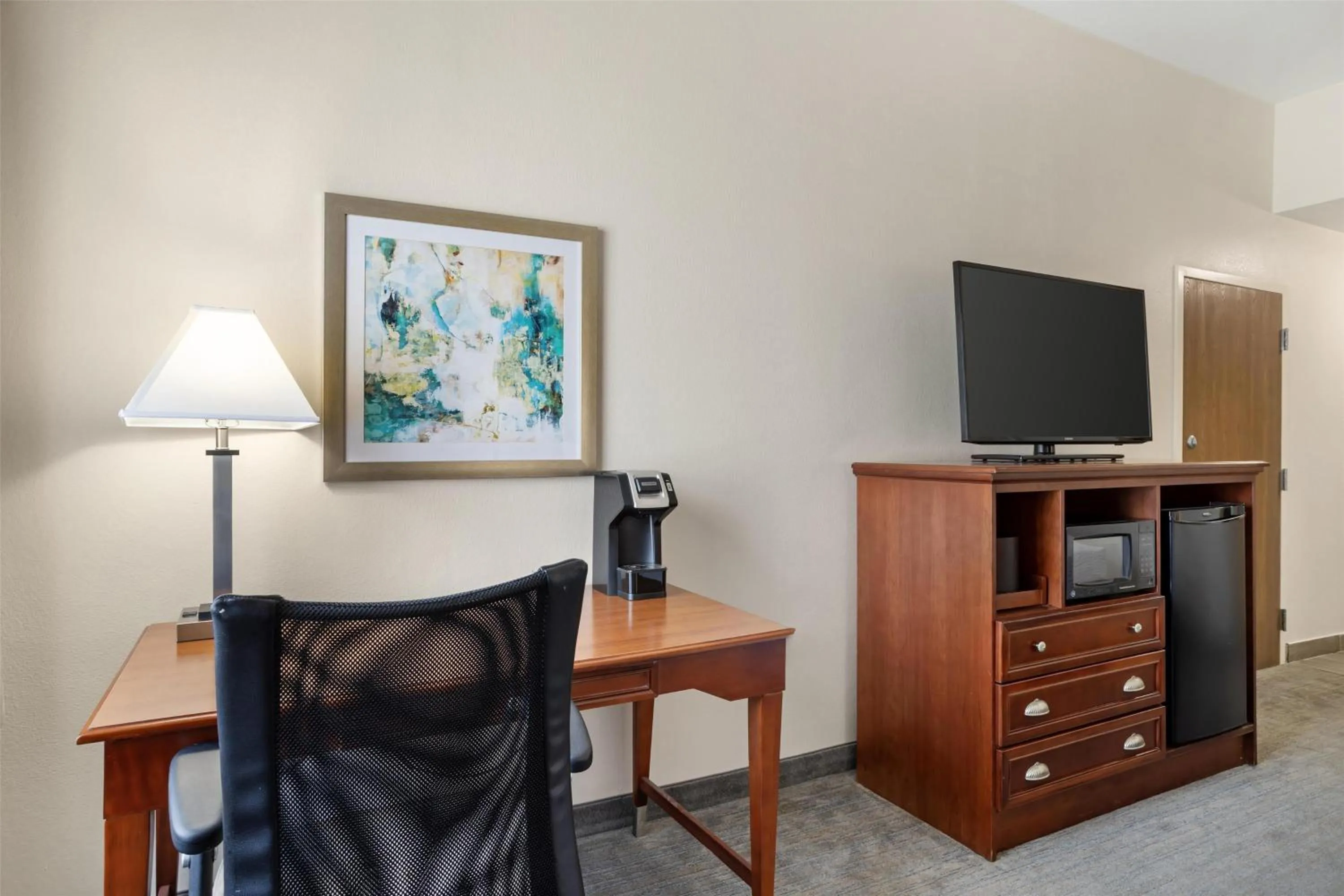 Bedroom in Best Western Plus Executive Hotel & Suites