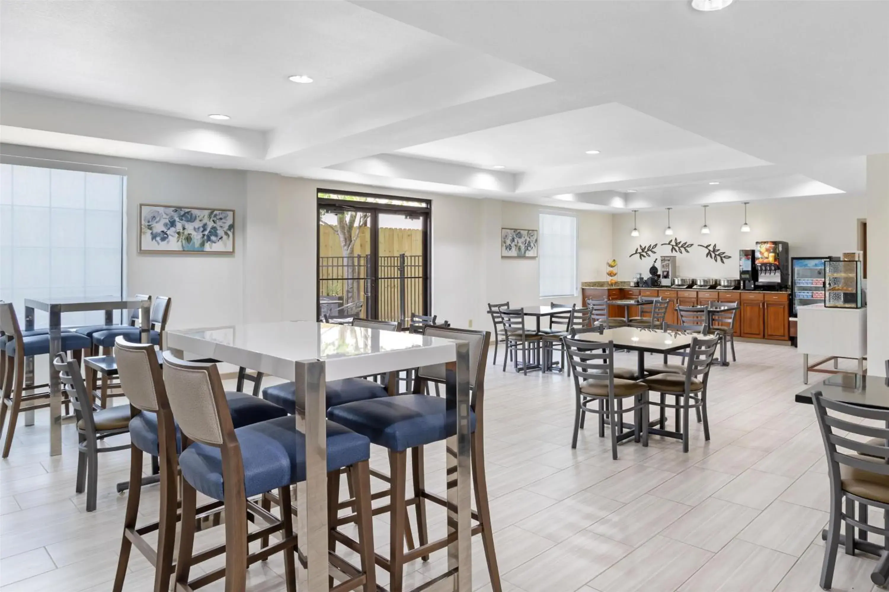 Breakfast in Best Western Plus Executive Hotel & Suites Breakfast in Best Western Plus Executive Hotel & Suites