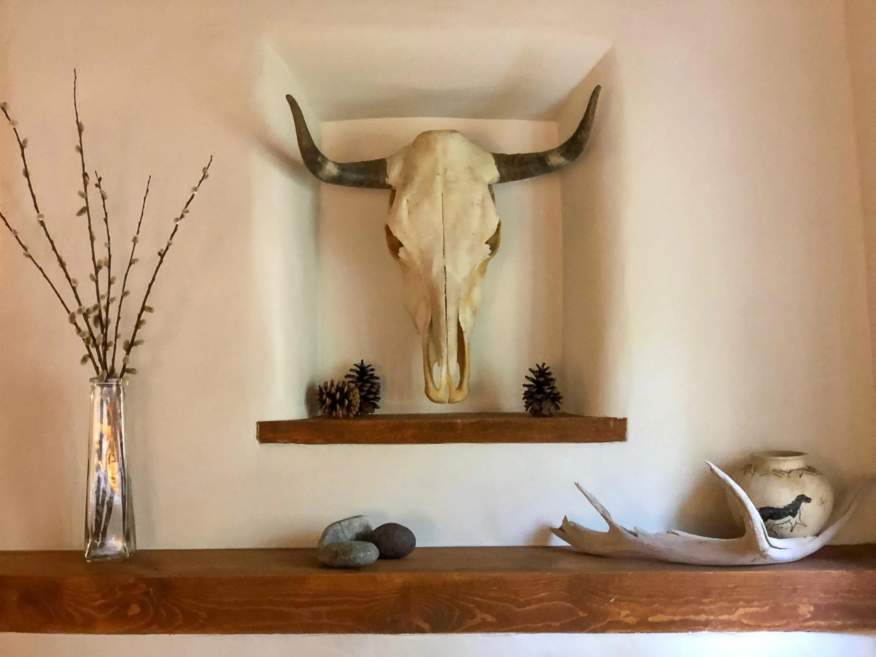 Decorative detail in Inn of the Turquoise Bear