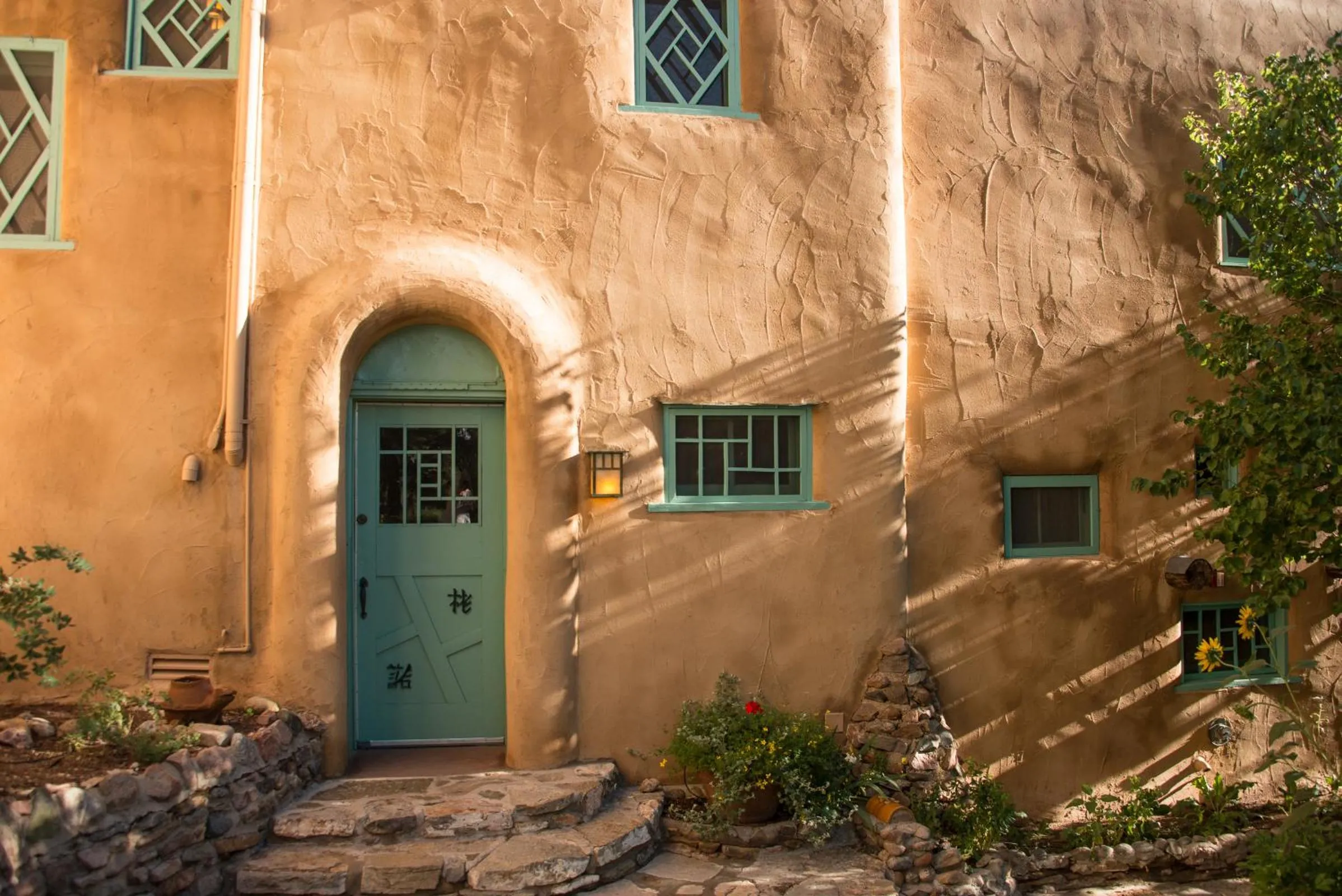 Facade/entrance in Inn of the Turquoise Bear