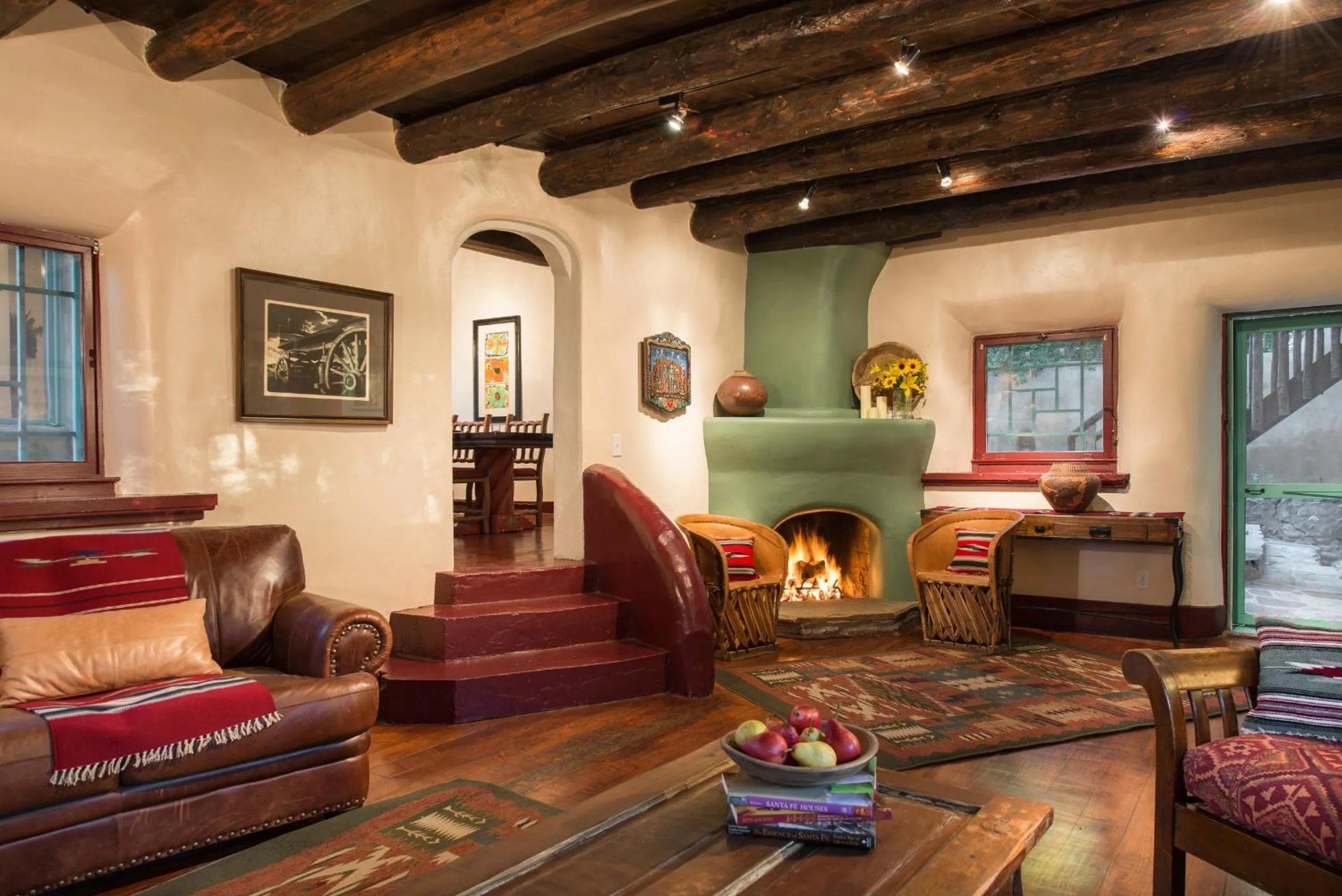 Communal lounge/ TV room in Inn of the Turquoise Bear