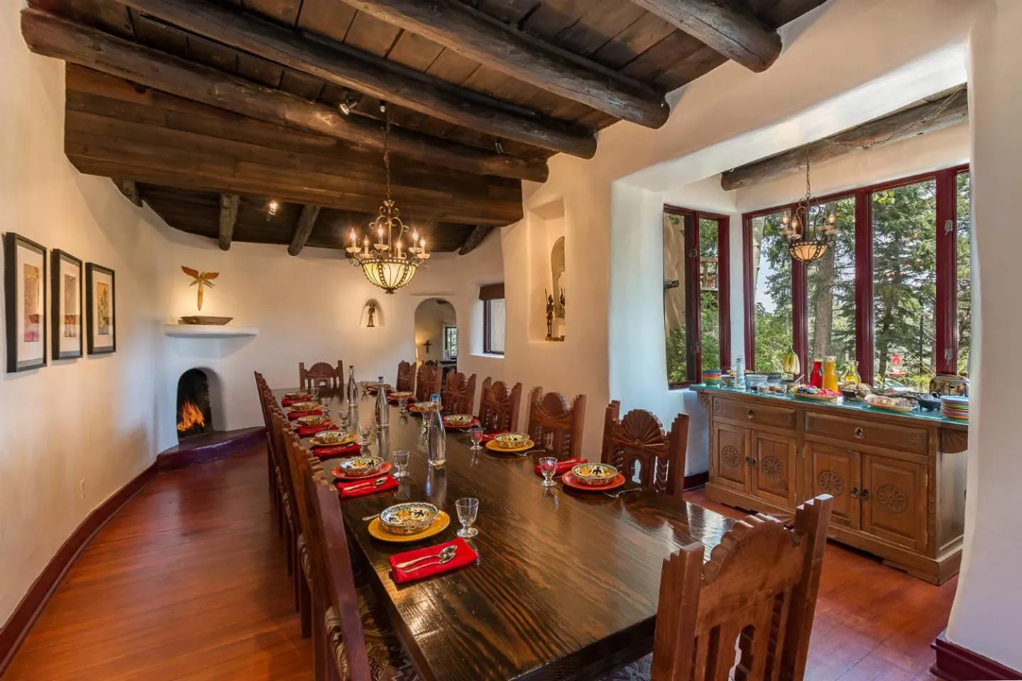 Dining area in Inn of the Turquoise Bear