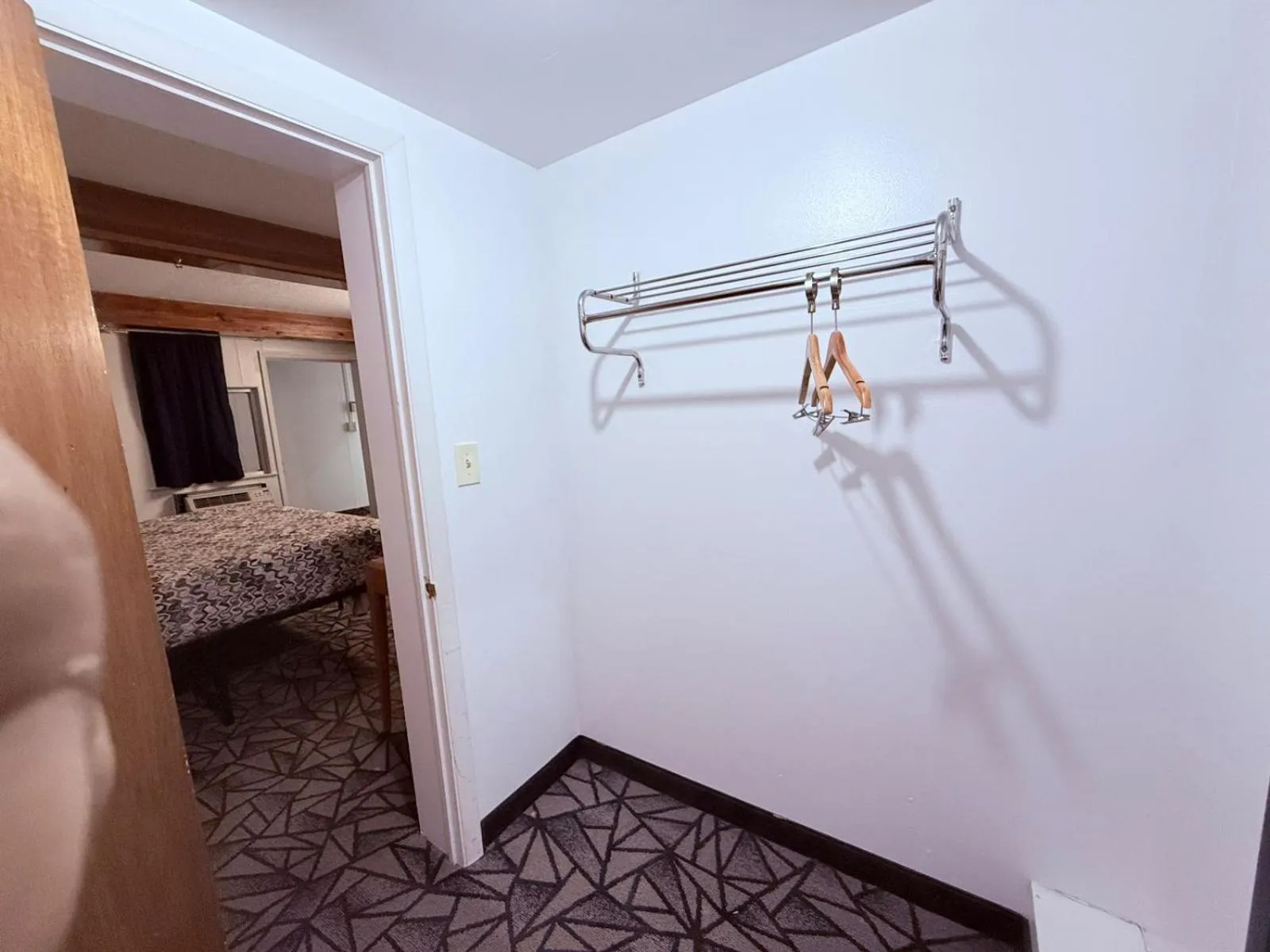 Bedroom, Bed in Tomahawk Motor Lodge By OYO Riverton US-26