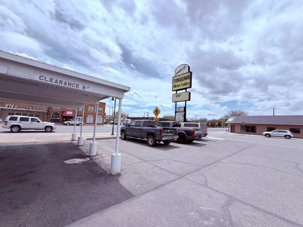 Facade/entrance in Tomahawk Motor Lodge By OYO Riverton US-26