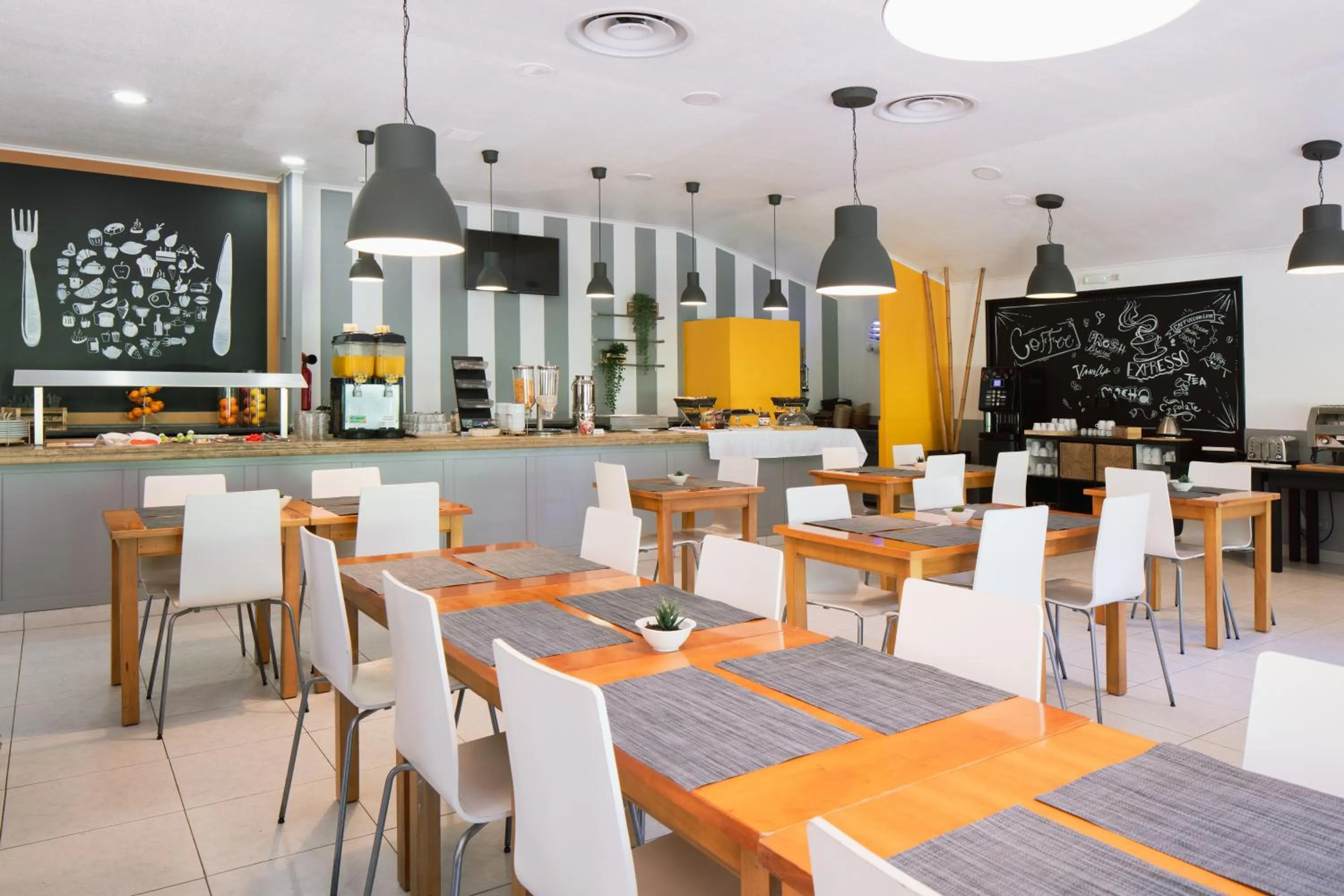Restaurant/places to eat in Campanile Setubal - Lisboa Sul