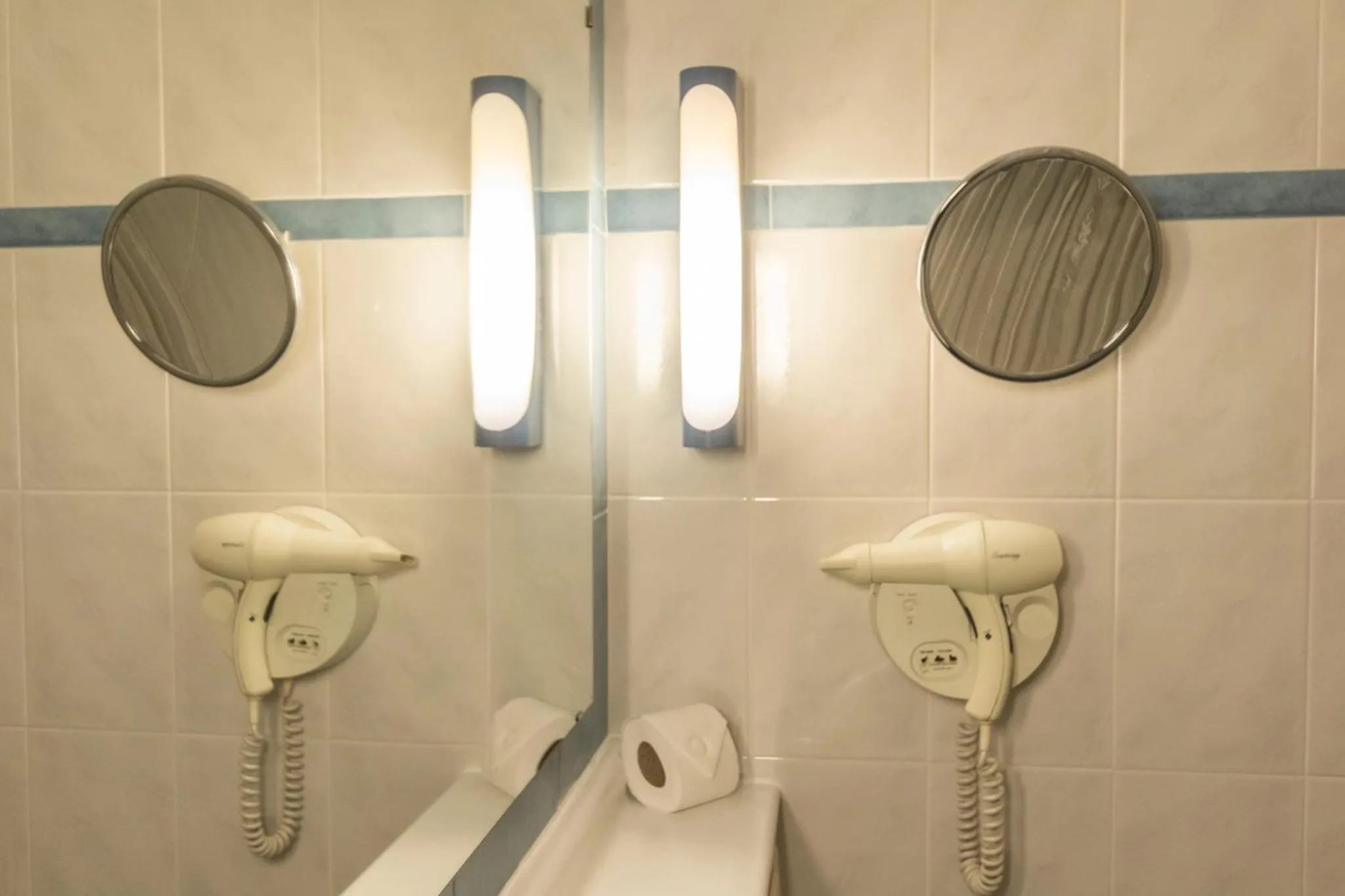 Bathroom in Campanile Setubal - Lisboa Sul