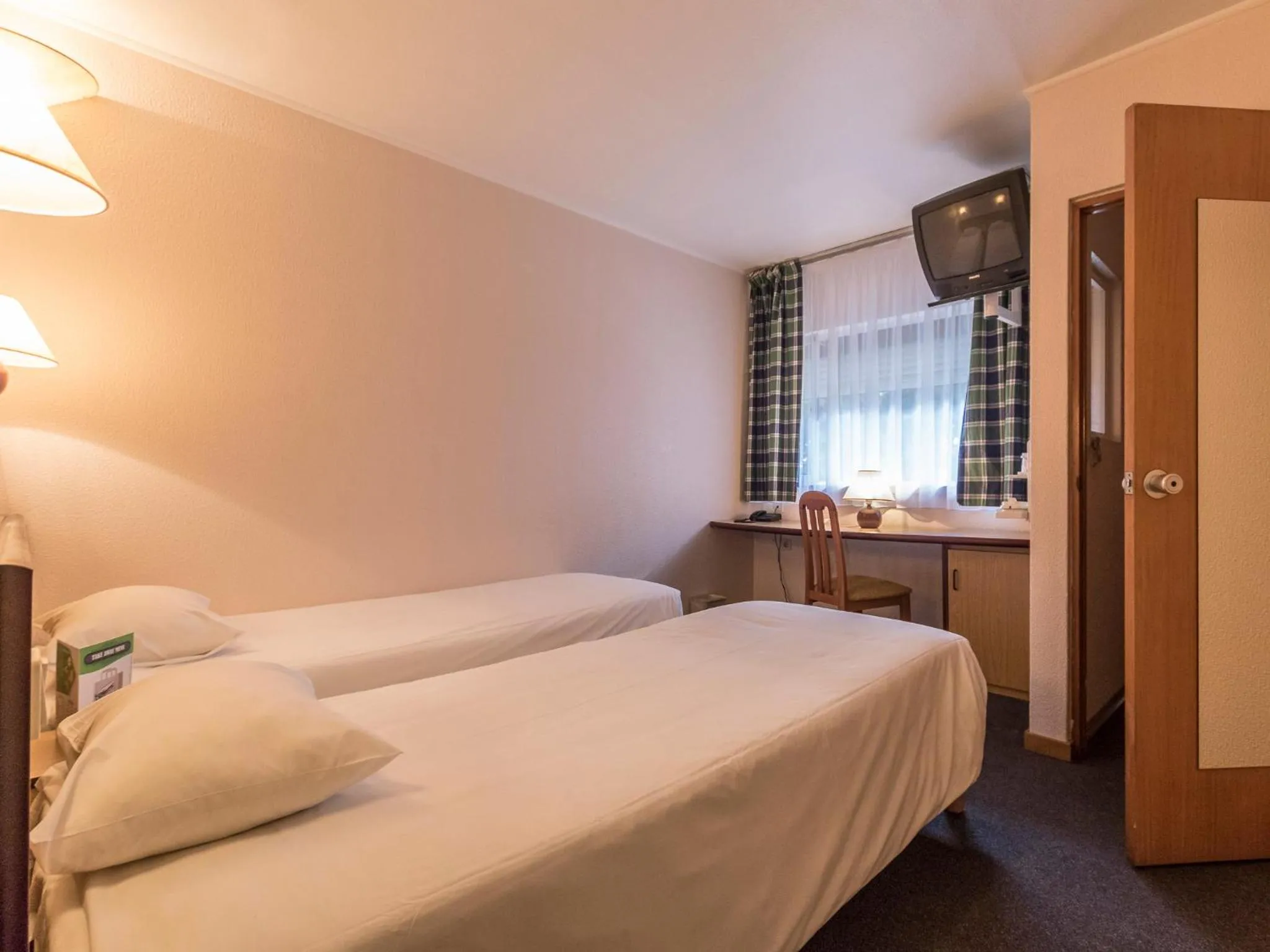 Bedroom, Bed in Campanile Setubal - Lisboa Sul