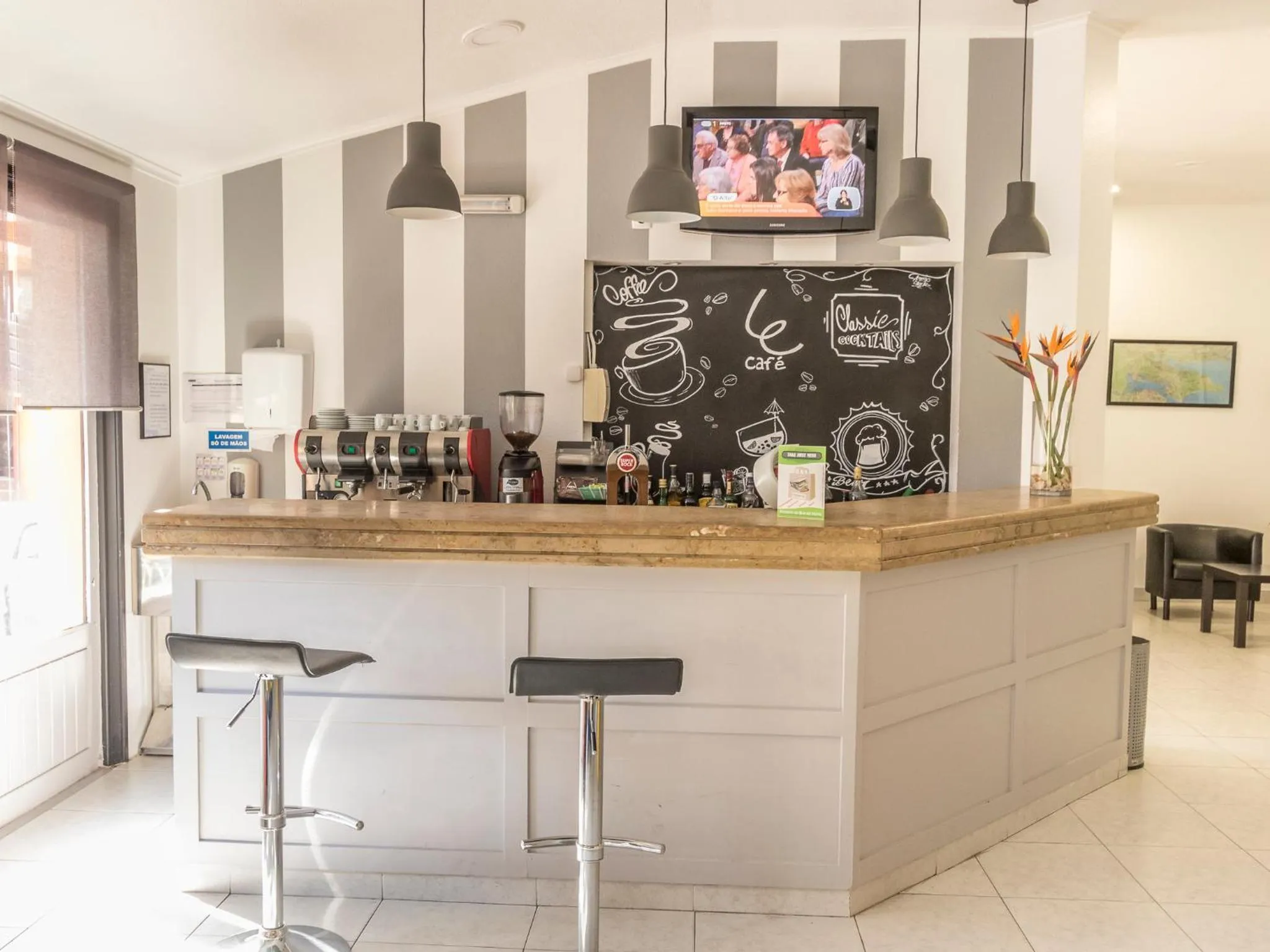 Lounge or bar in Campanile Setubal - Lisboa Sul