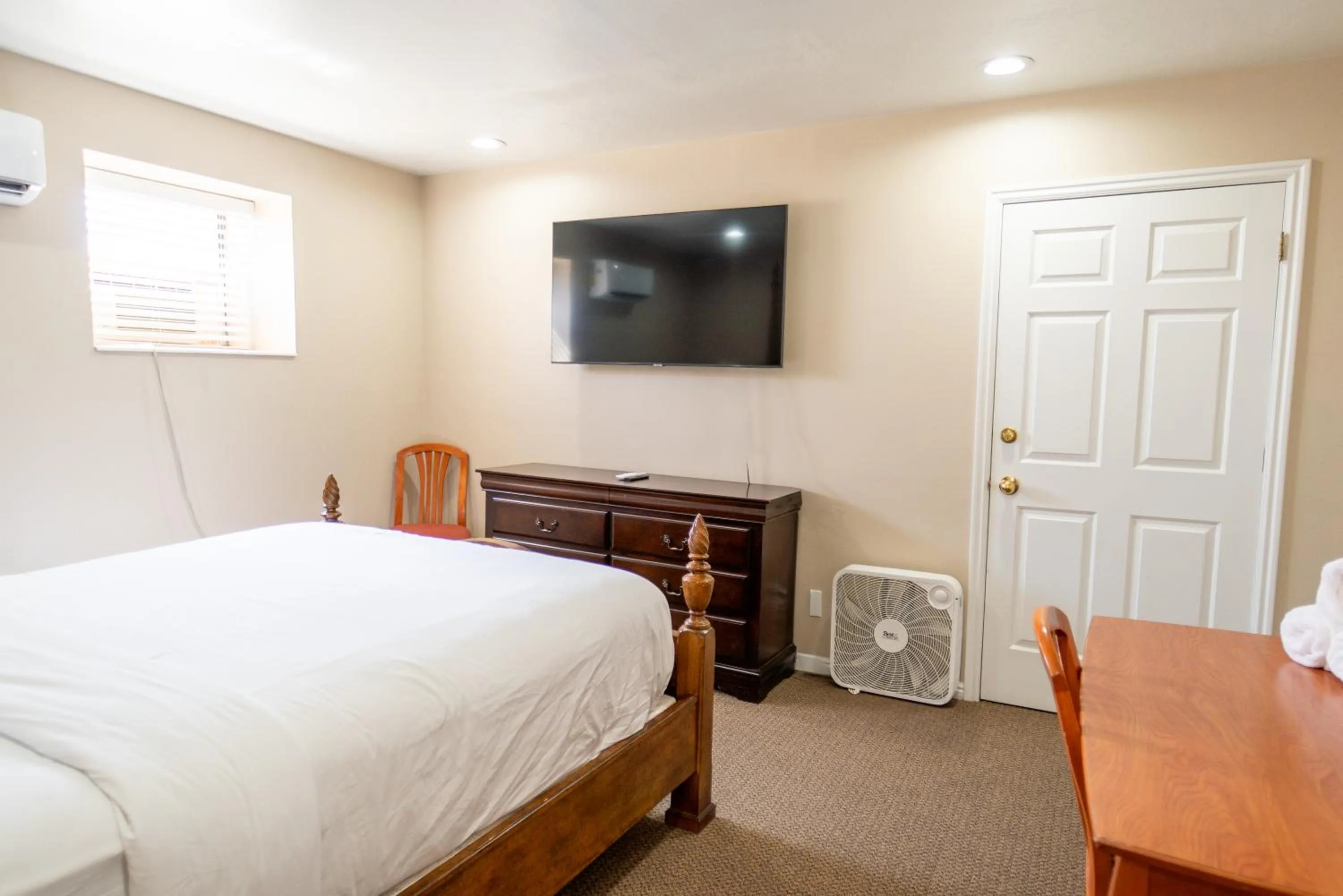 Bed in Road Creek Inn