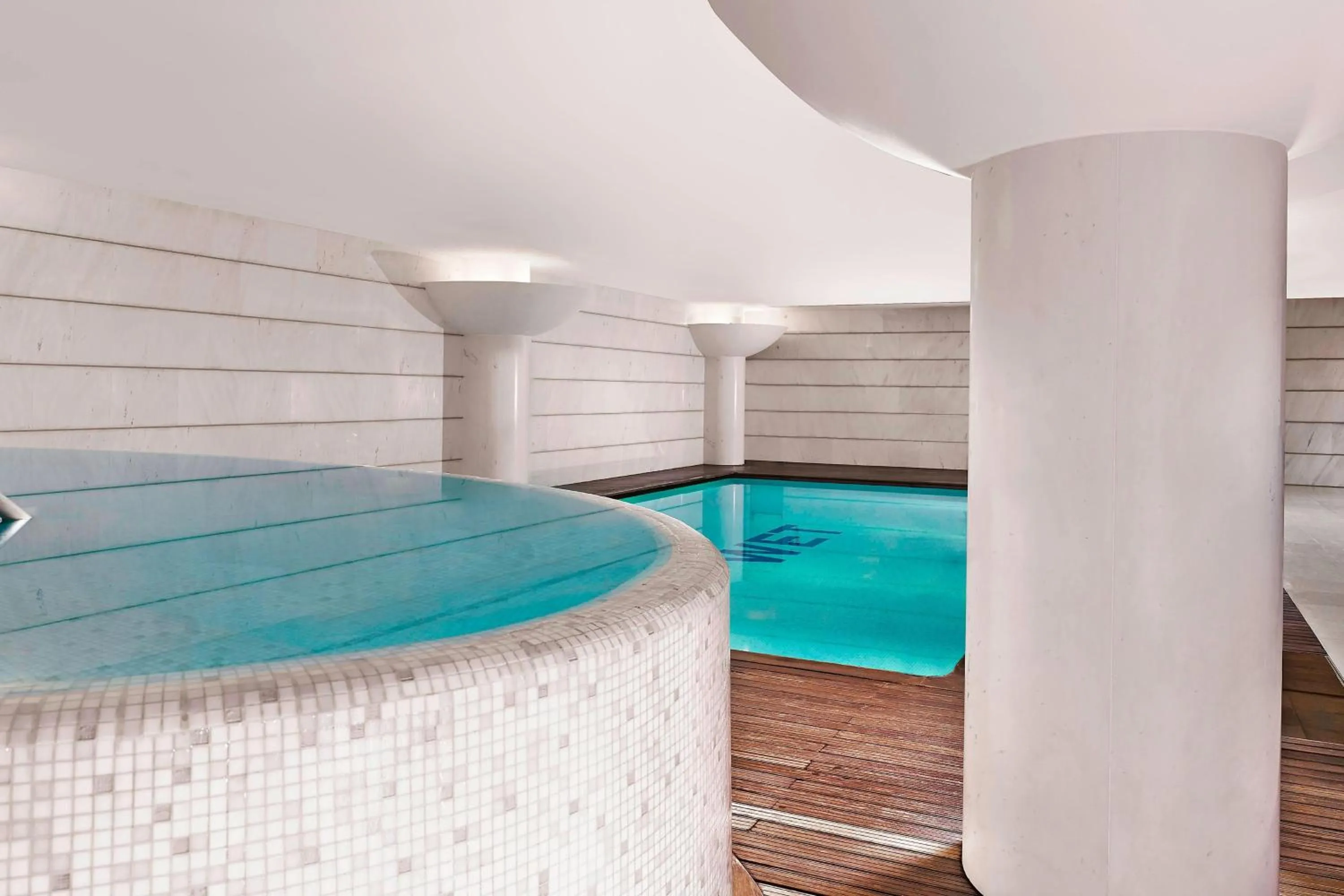 Swimming pool in Sheraton Porto Hotel & Spa
