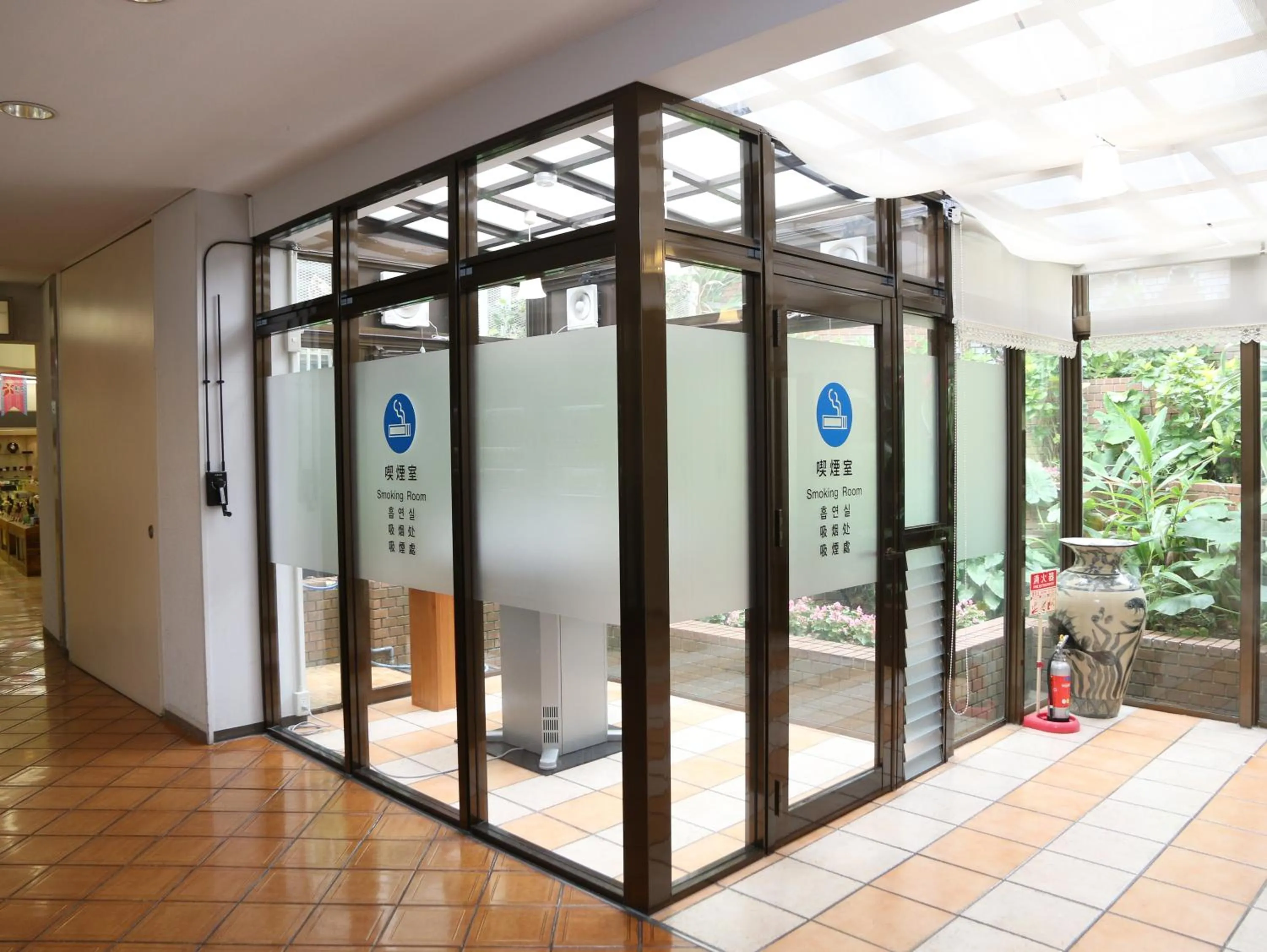 Communal lounge/ TV room in Hotel Miyahira