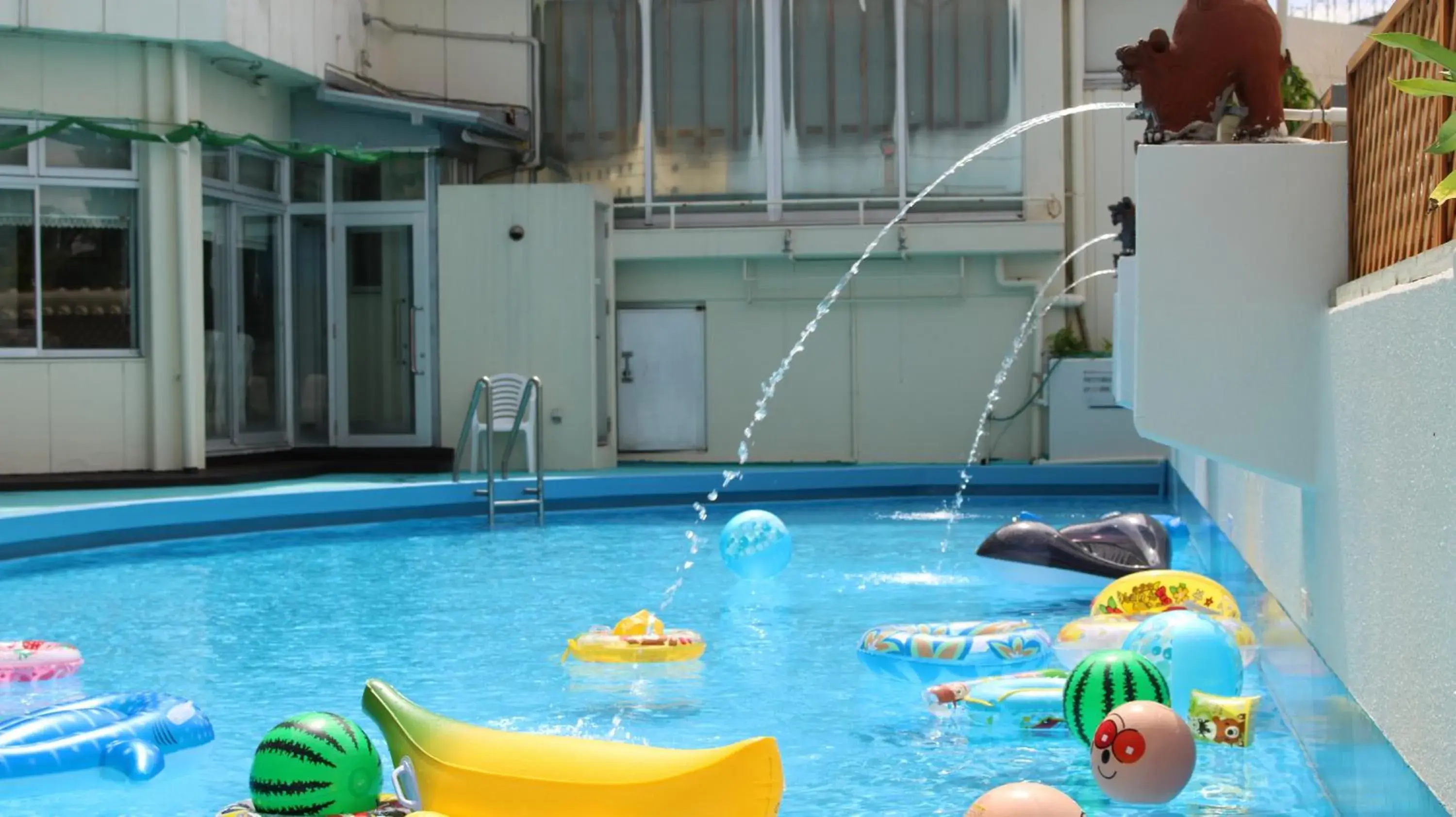 Swimming pool in Hotel Miyahira Swimming pool in Hotel Miyahira