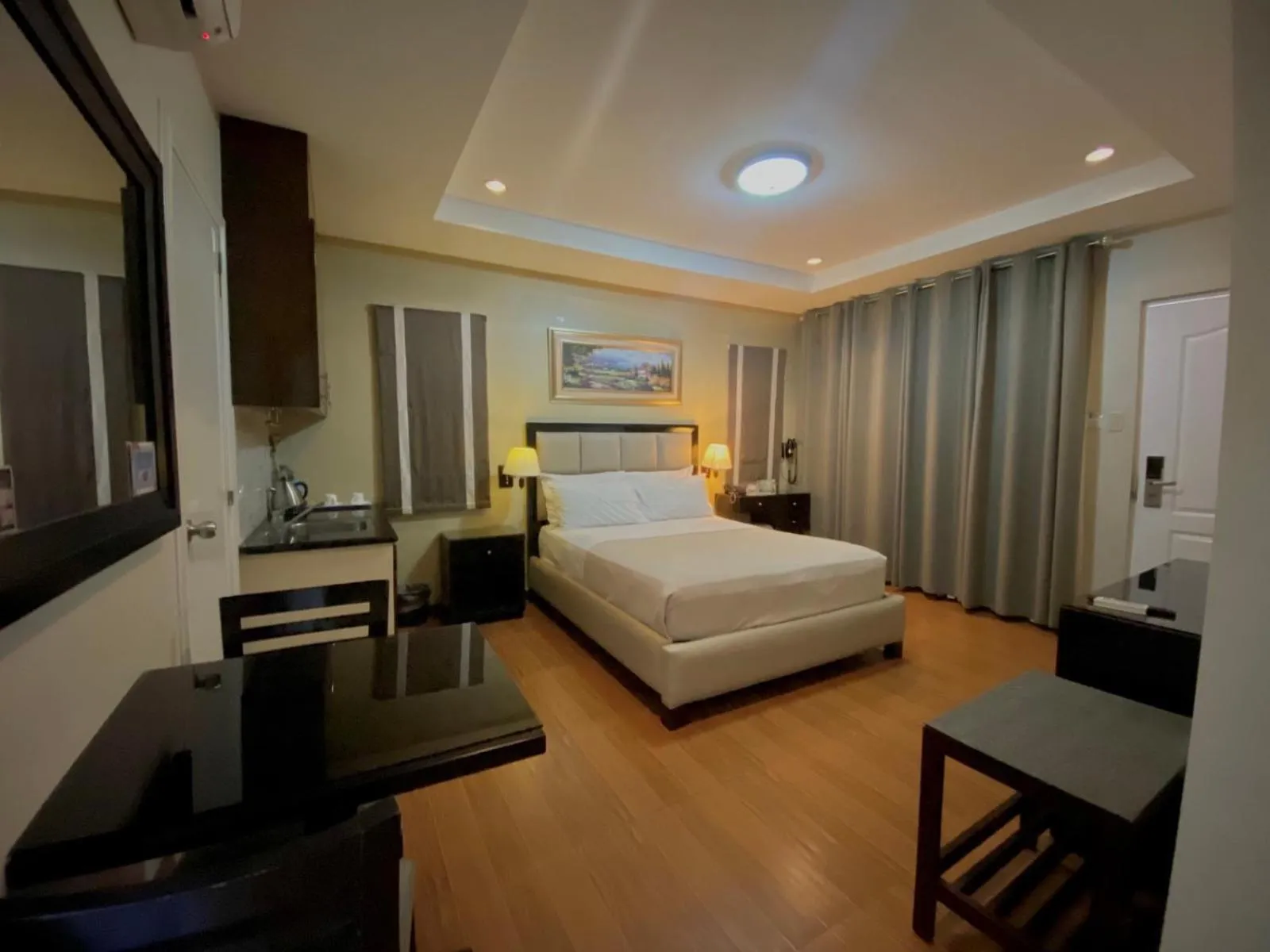 Bedroom, Bed in Prism Hotel