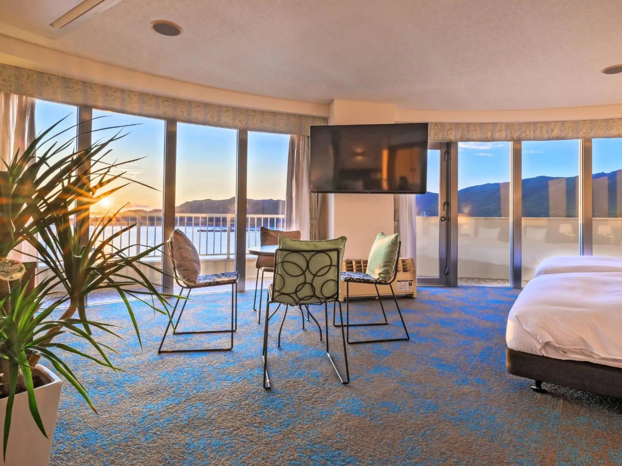 Photo of the whole room, Bed in Hotel Resonex Nago