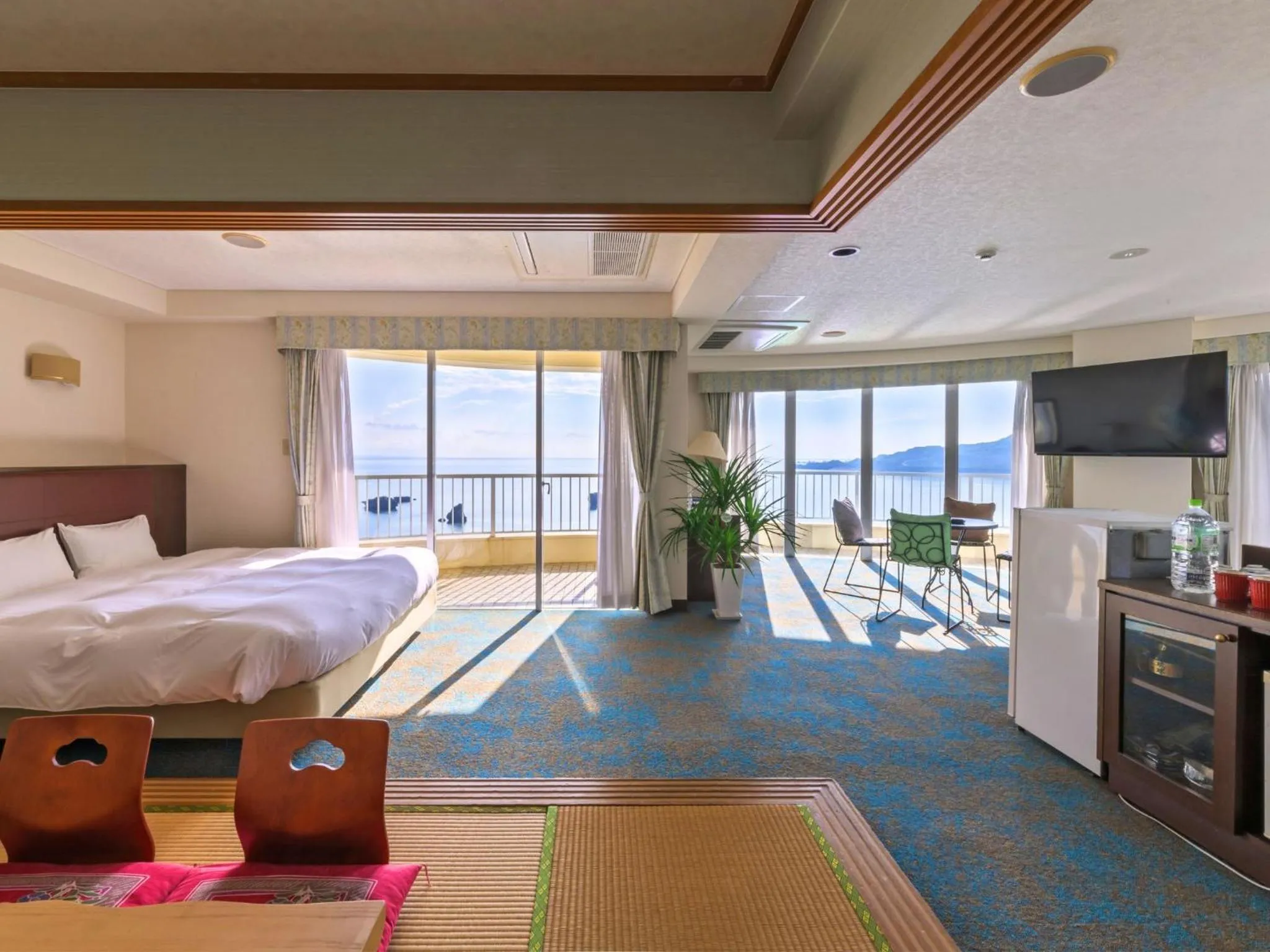 Photo of the whole room, Bed in Hotel Resonex Nago