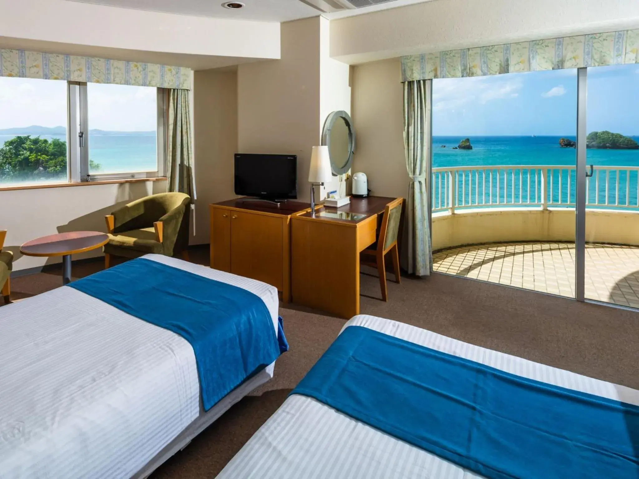 Photo of the whole room, Bed in Hotel Resonex Nago Photo of the whole room, Bed in Hotel Resonex Nago