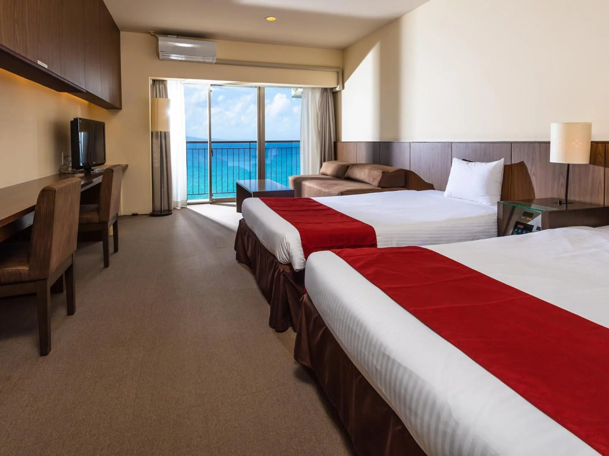 Bed in Hotel Resonex Nago