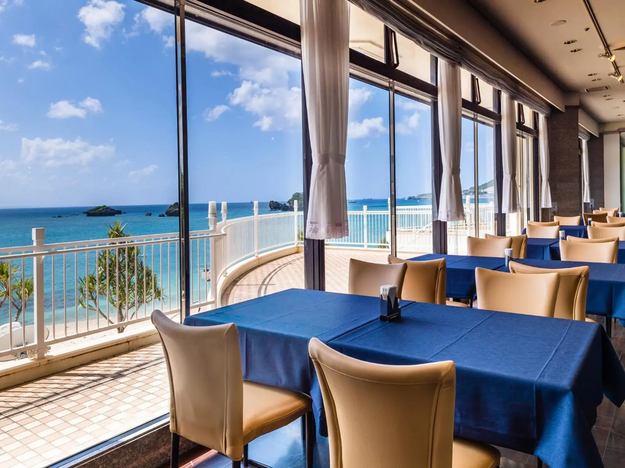 Restaurant/places to eat in Hotel Resonex Nago Restaurant/places to eat in Hotel Resonex Nago