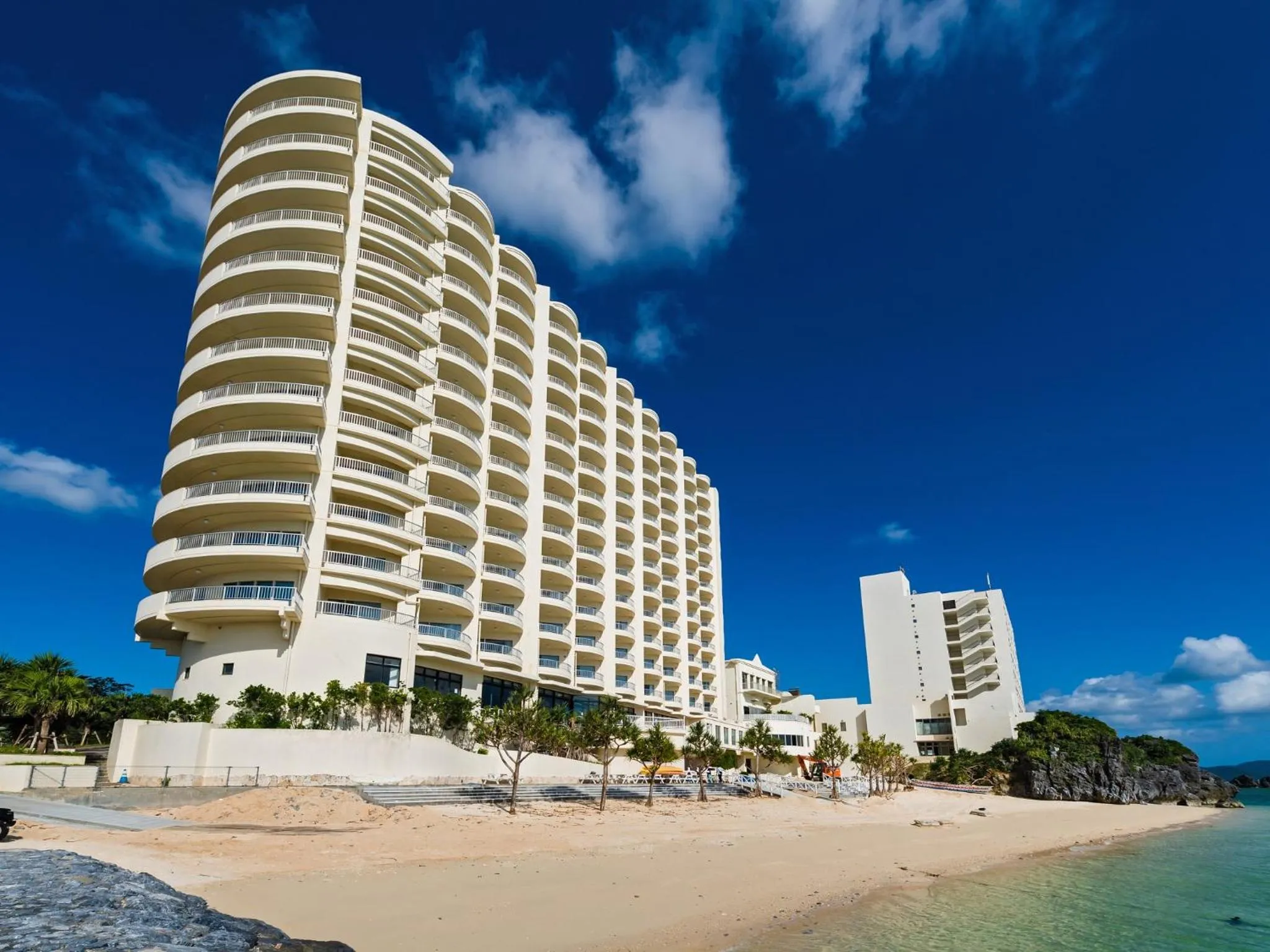 Property building in Hotel Resonex Nago