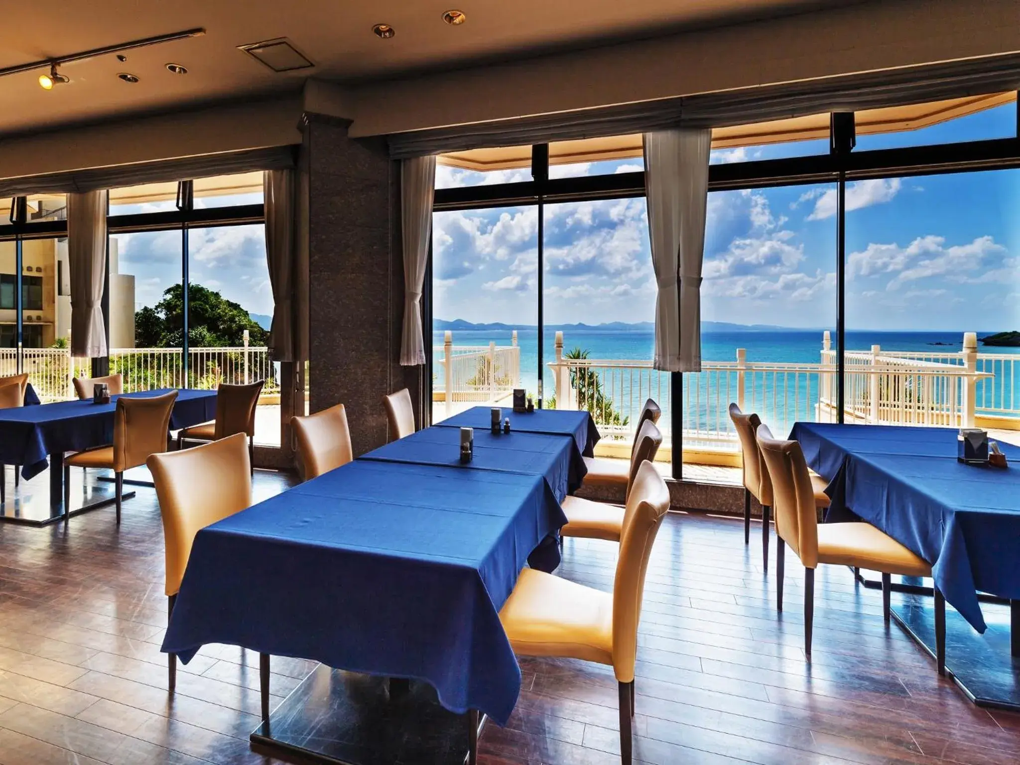 Restaurant/places to eat in Hotel Resonex Nago Restaurant/places to eat in Hotel Resonex Nago