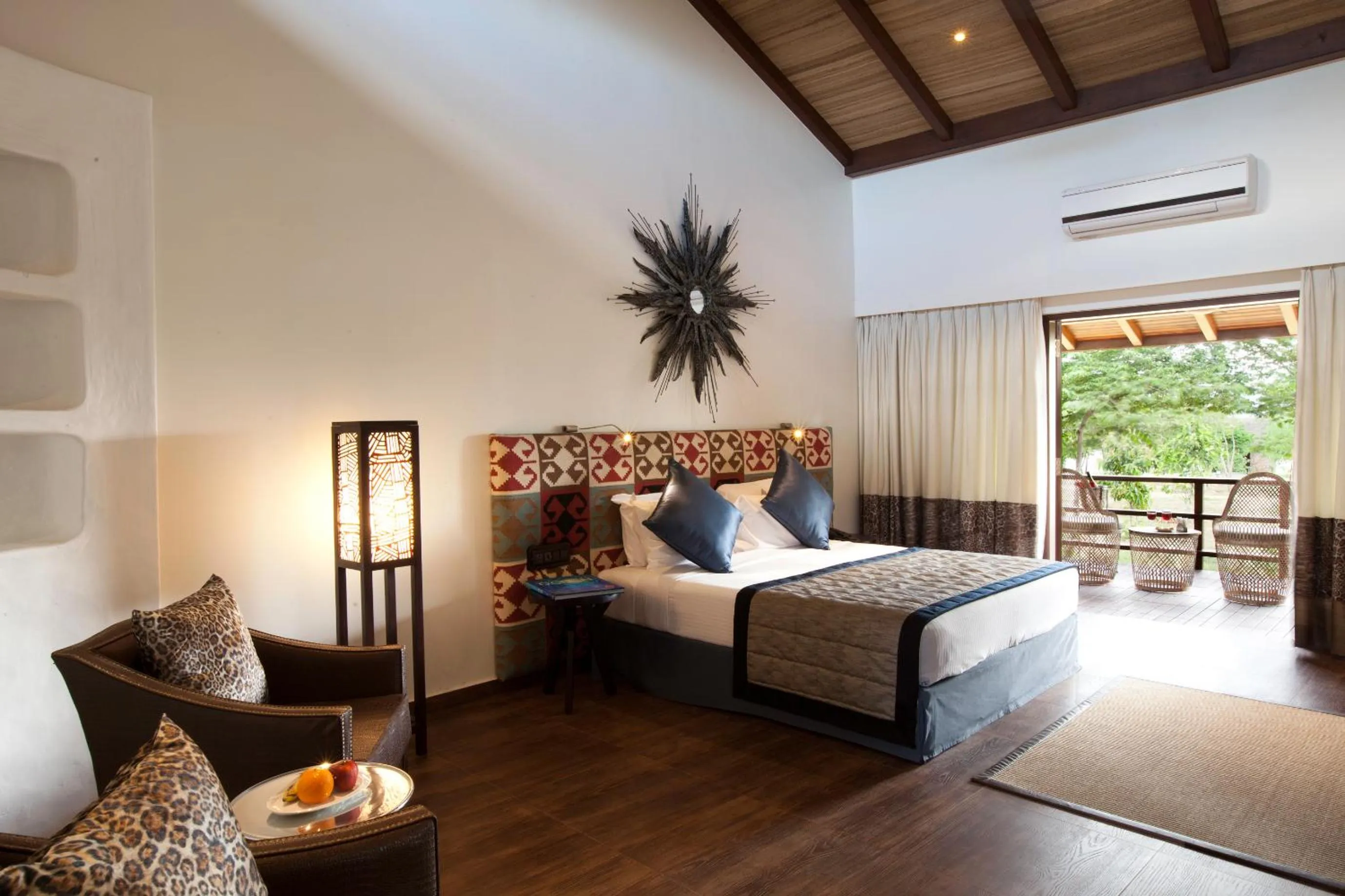 Day, Bed in The Serai Bandipur