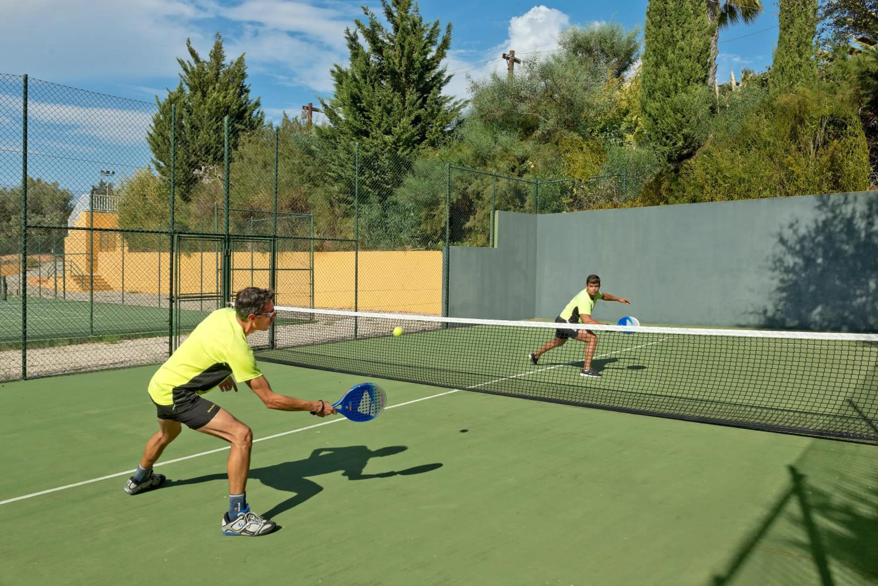 Tennis court in Alfagar Alto da Colina