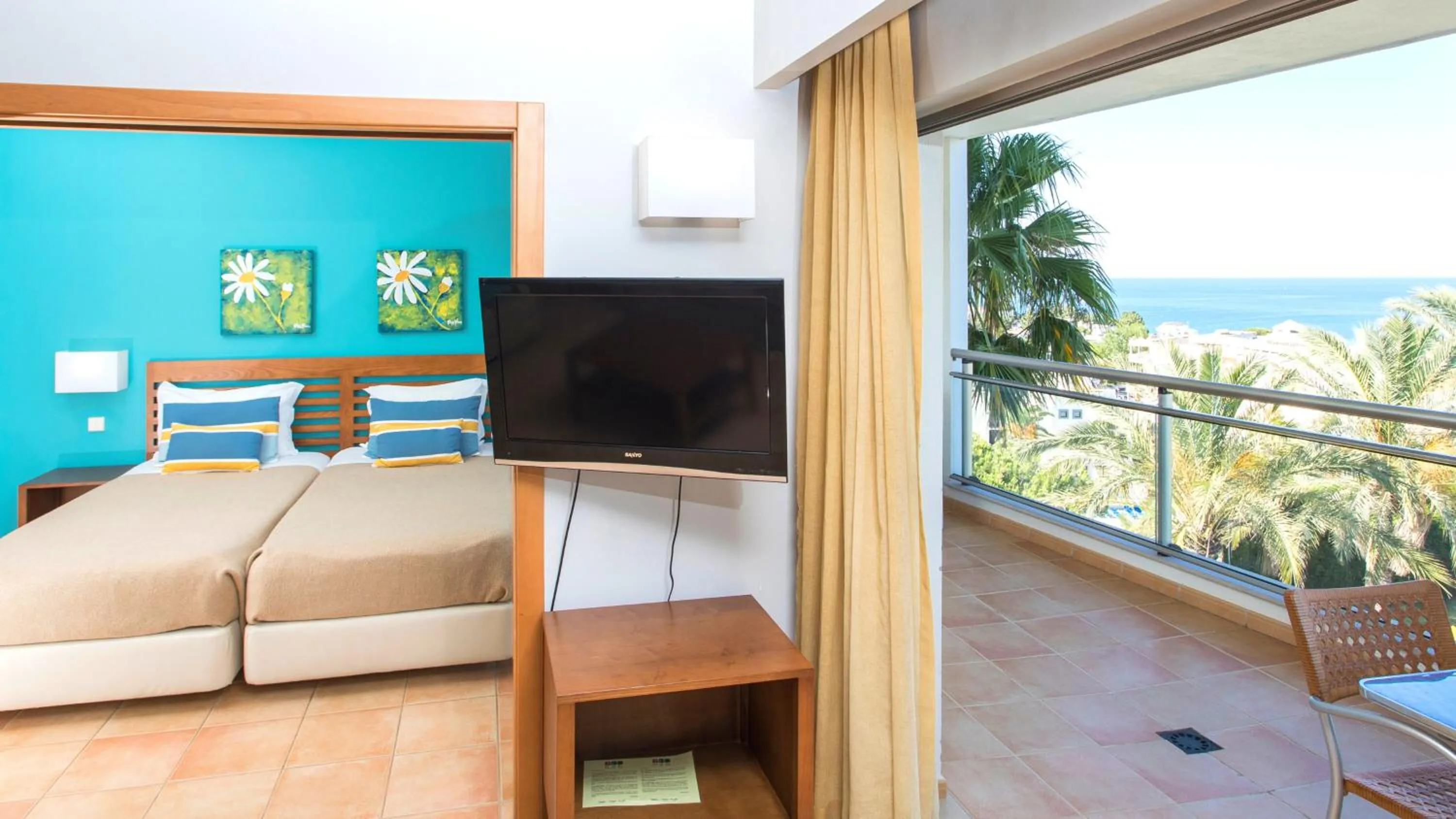 Bed in Alfagar Alto da Colina