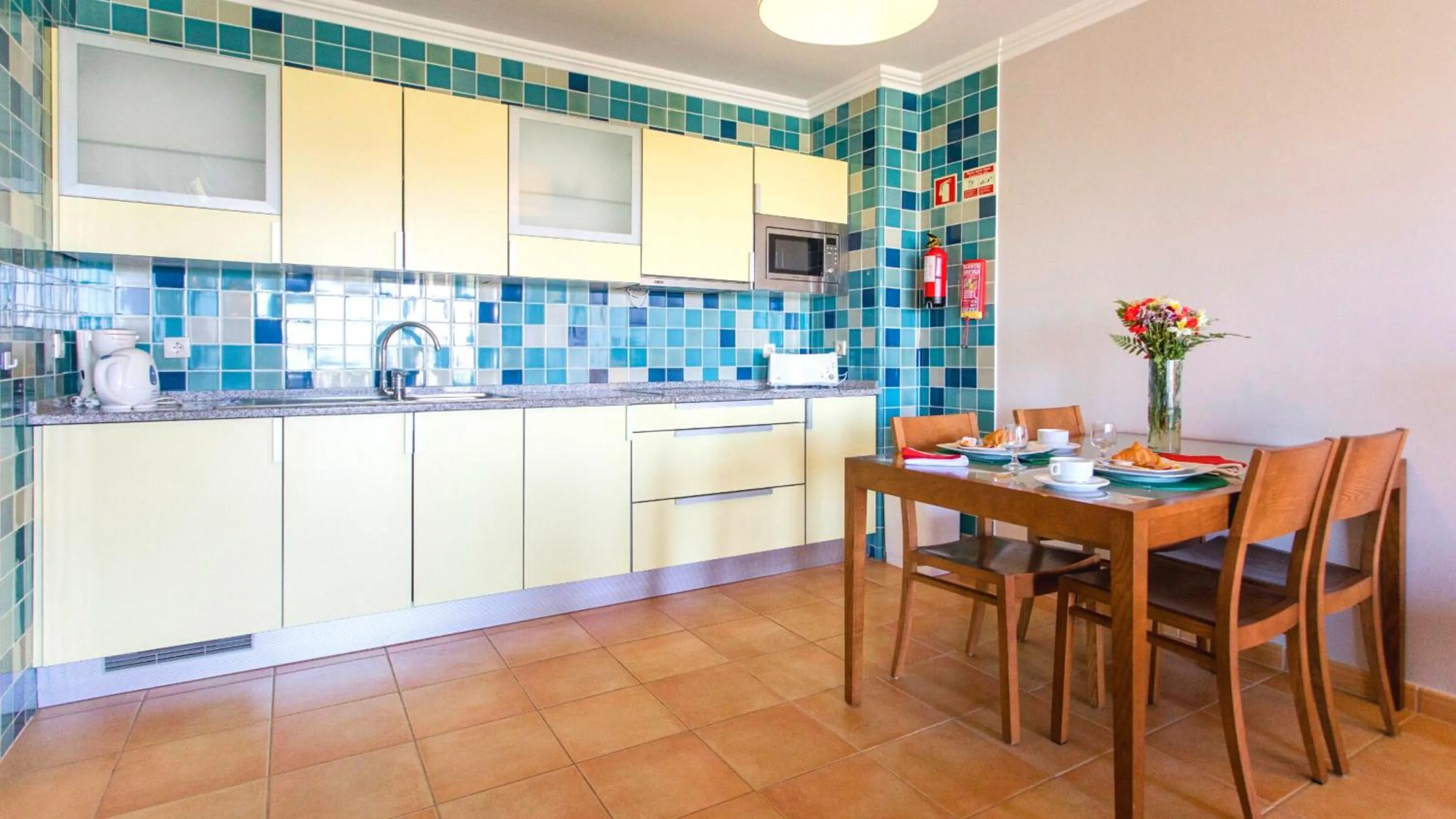 Kitchen or kitchenette in Alfagar Alto da Colina