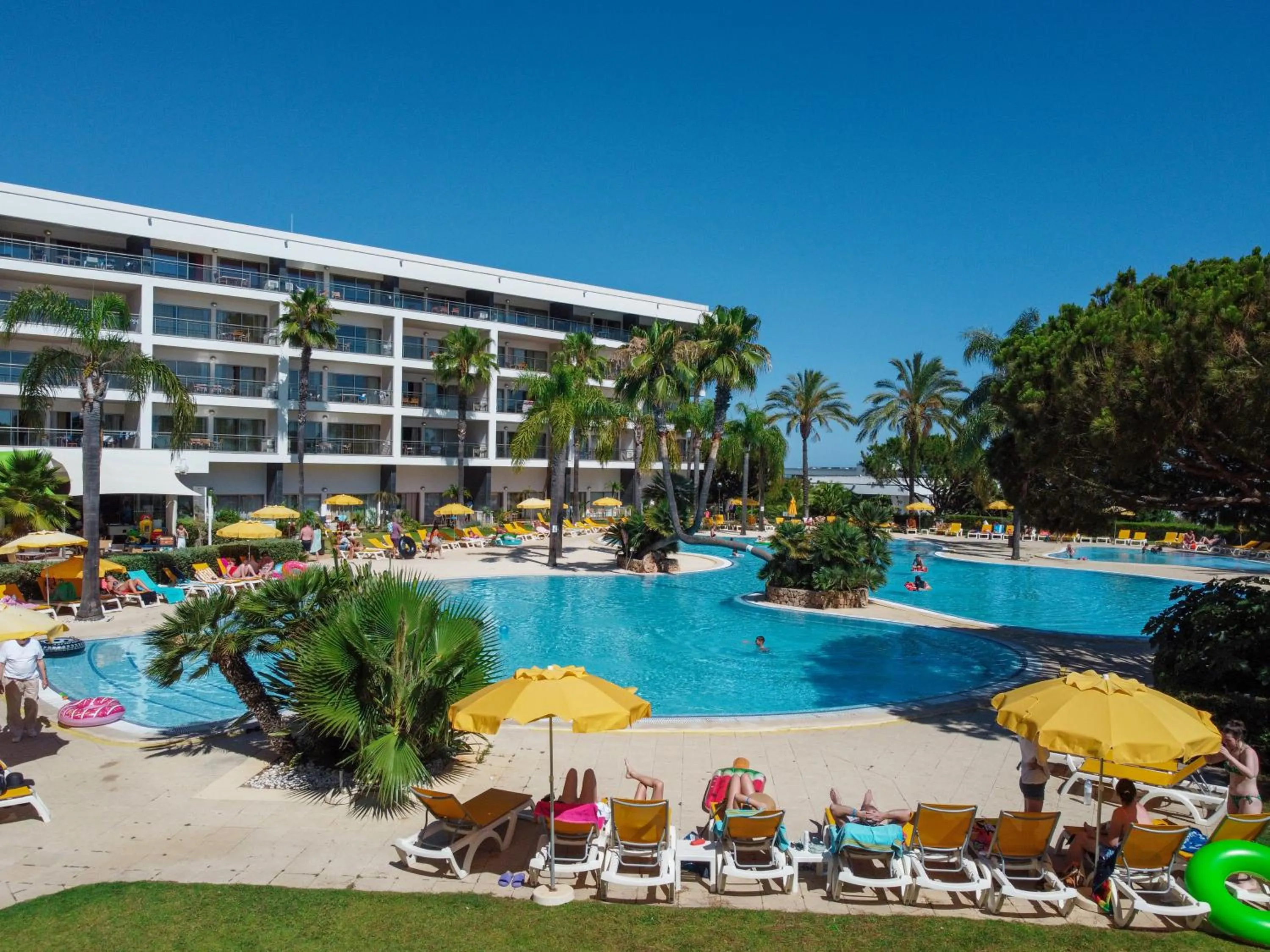Pool view in Alfagar Alto da Colina