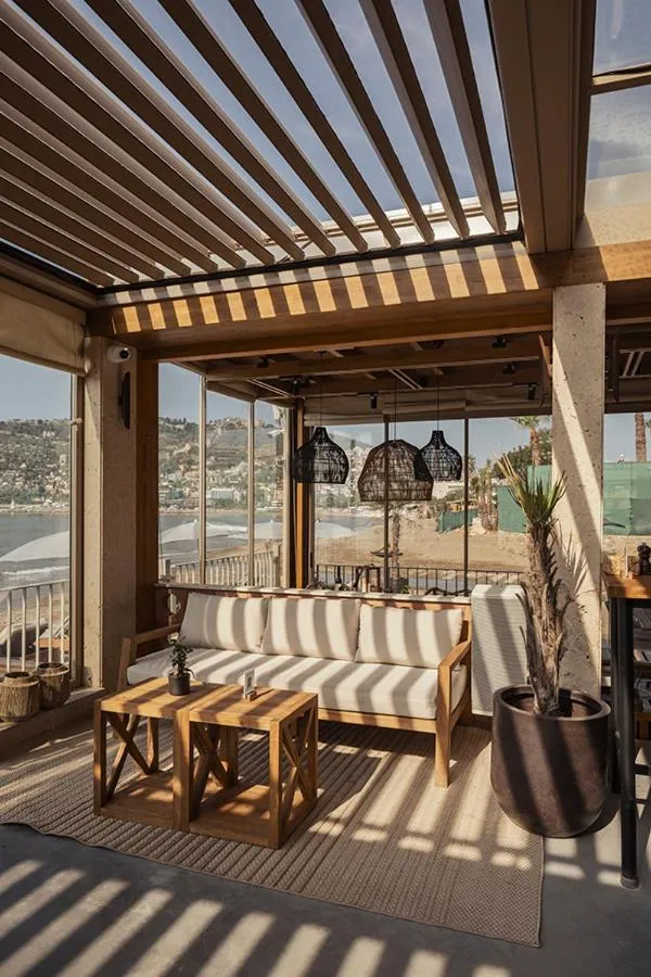 Restaurant/places to eat in Sun Hotel By En Vie Beach