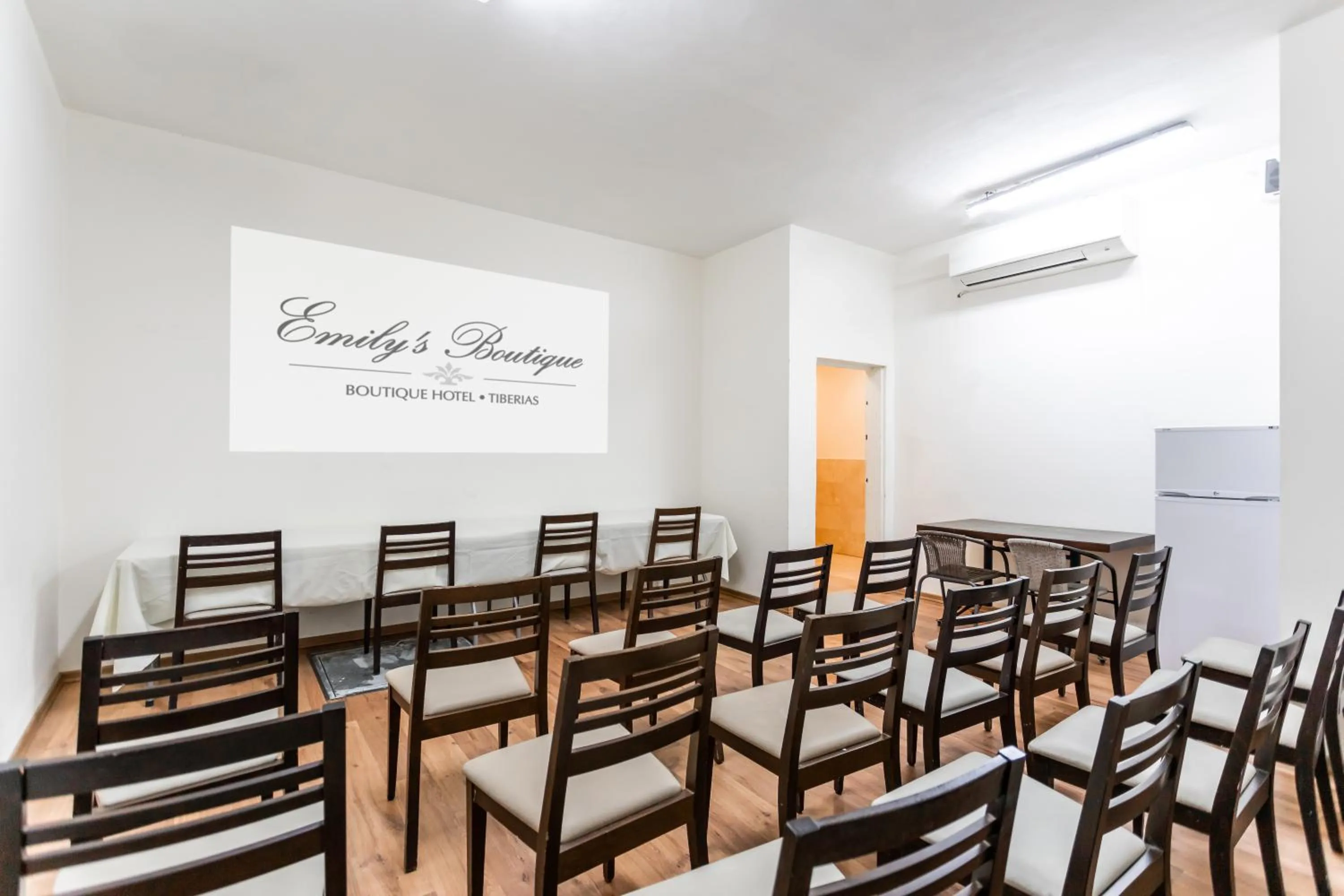 Meeting/conference room in Emily's Hotel