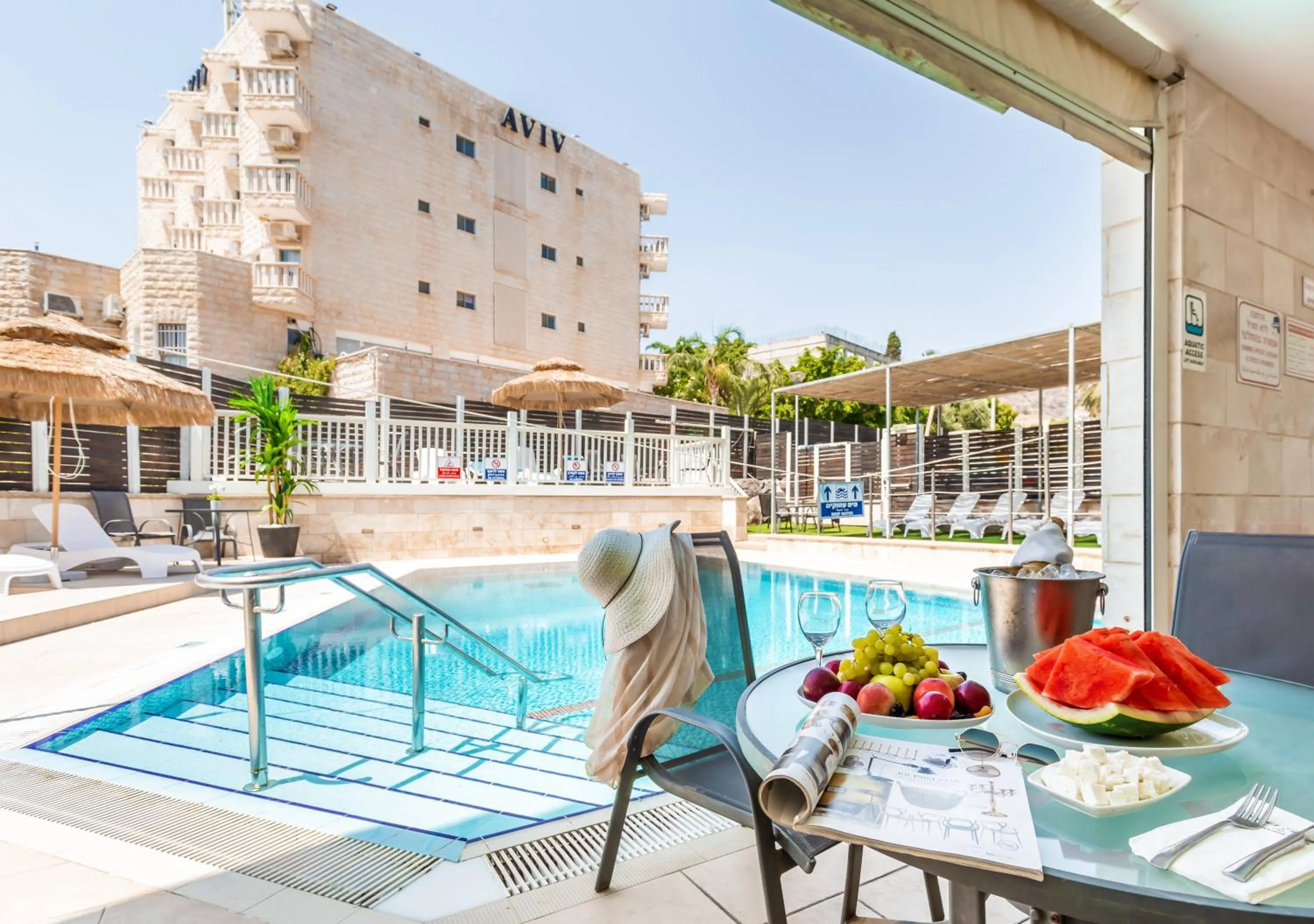 Swimming pool in Emily's Hotel