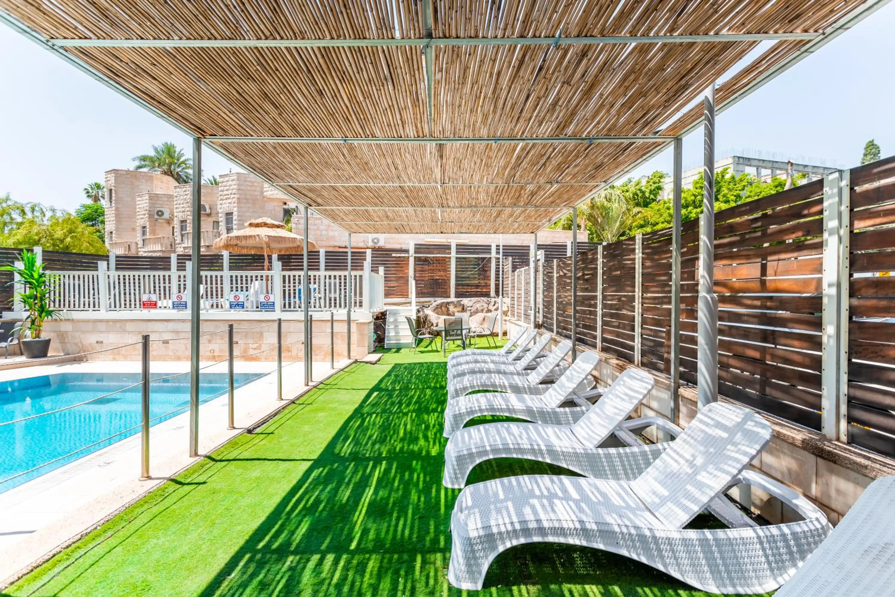 Swimming pool in Emily's Hotel