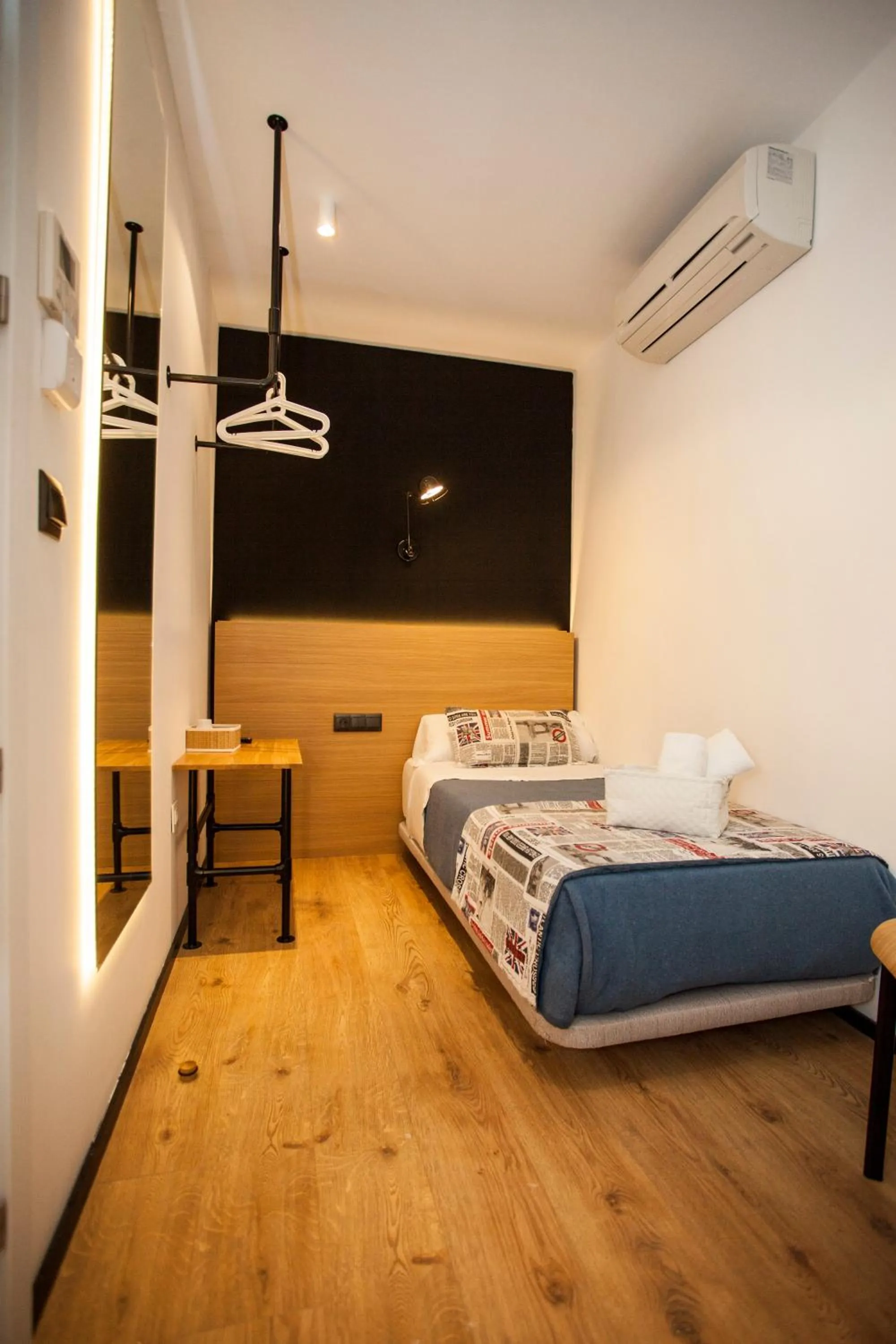 Property building, Bed in CC Malasaña